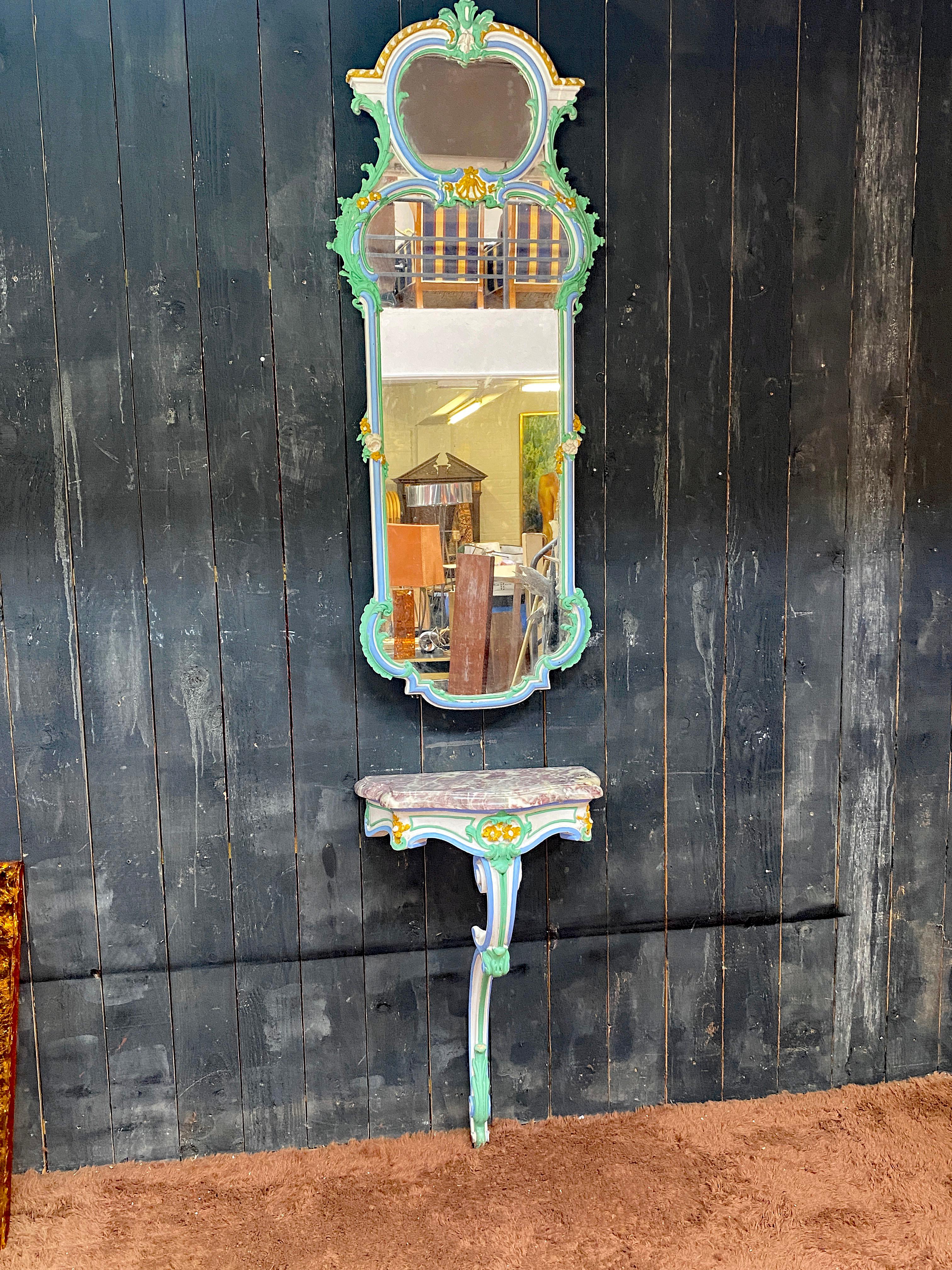 console e il suo specchio del XIX secolo in legno patinato e marmo del 1880 circa
patina non originale ma vecchia
Specchio luminoso: 150x62x4 cm
Dimensioni console: 91x58x36 cm
è possibile vendere separatamente