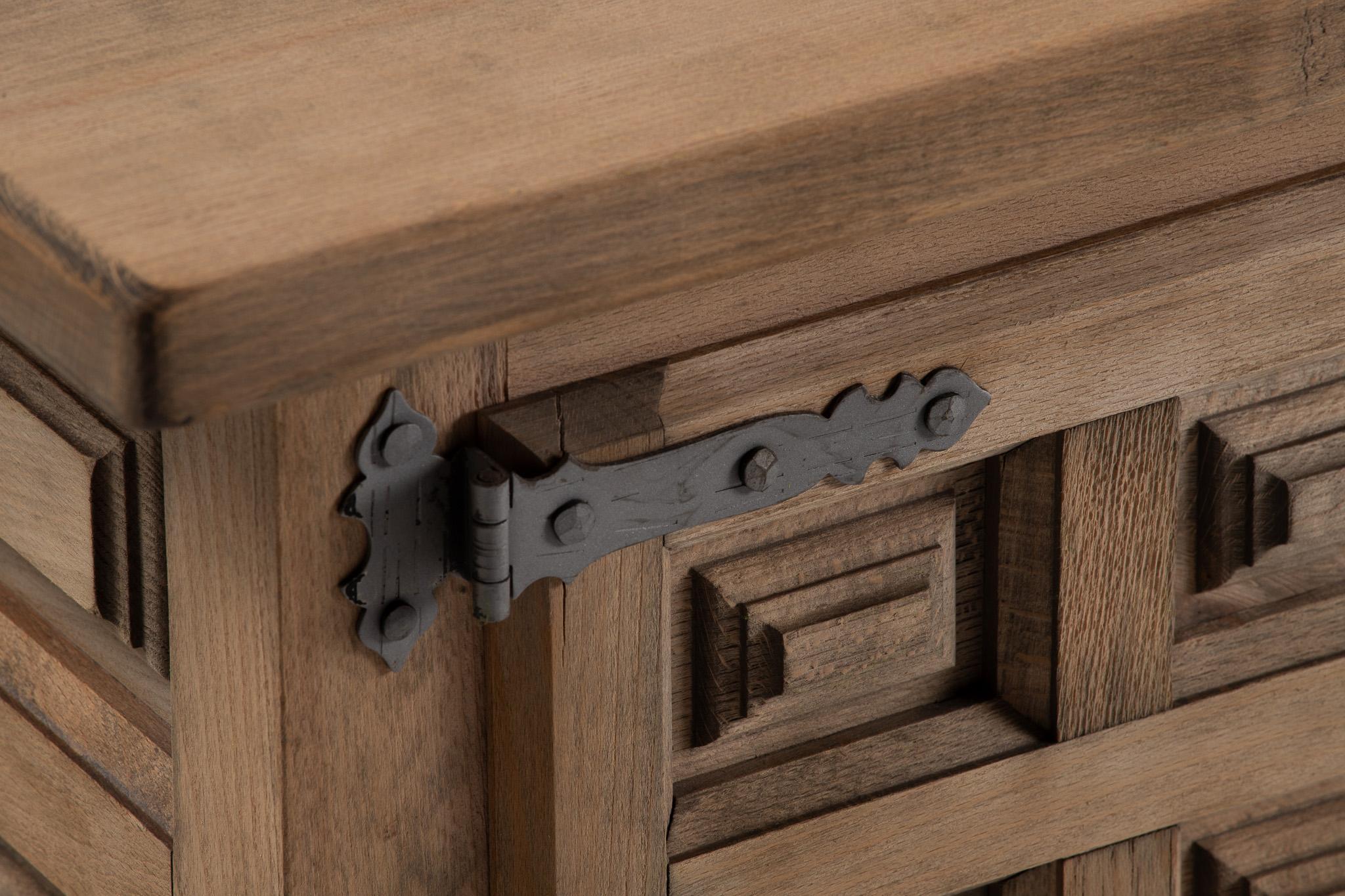 Mid-20th Century Console Cabinet in Carved Elm with Turned Legs and Iron Latch, Spain, 1940s For Sale