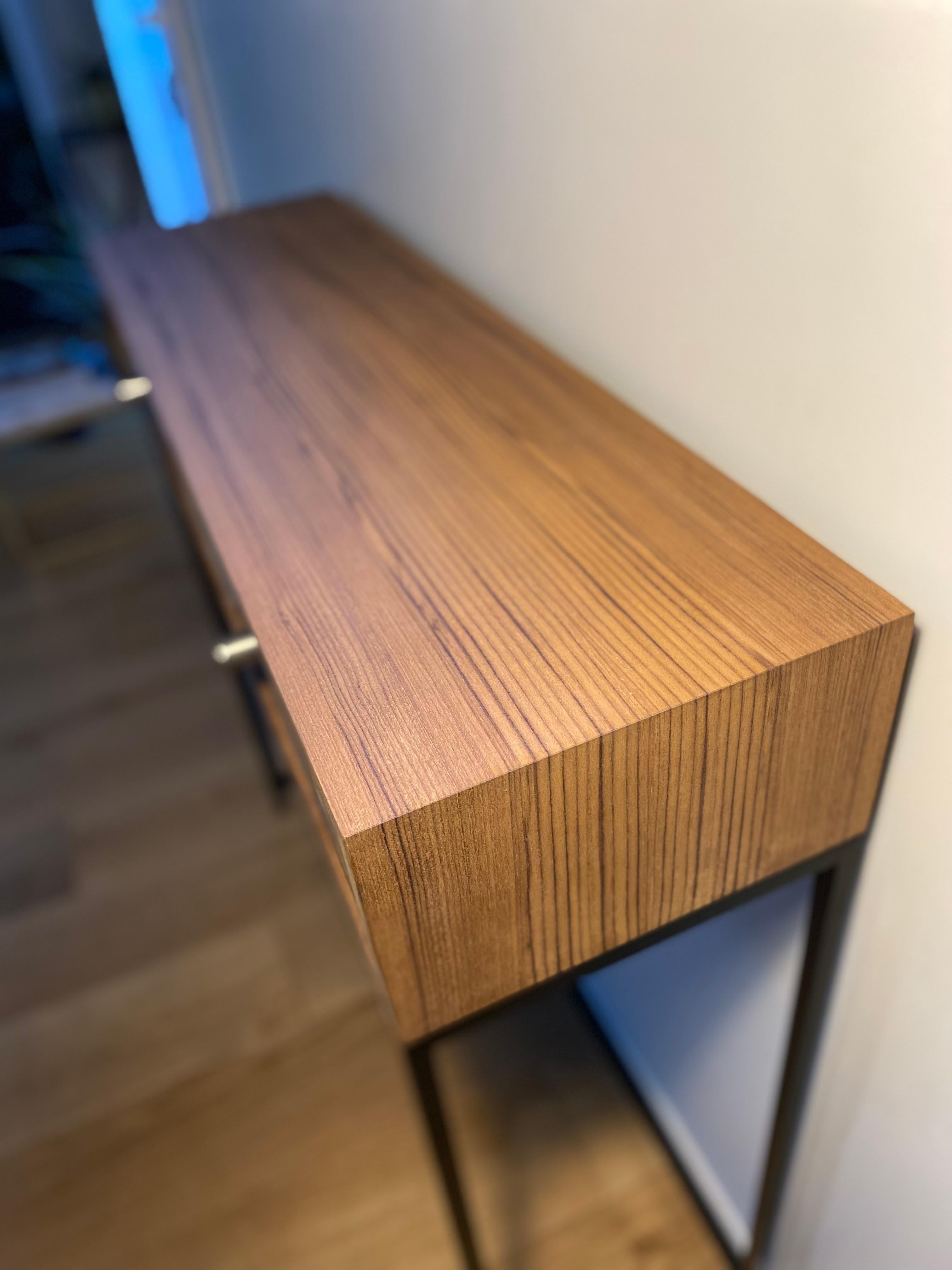 console table colorful