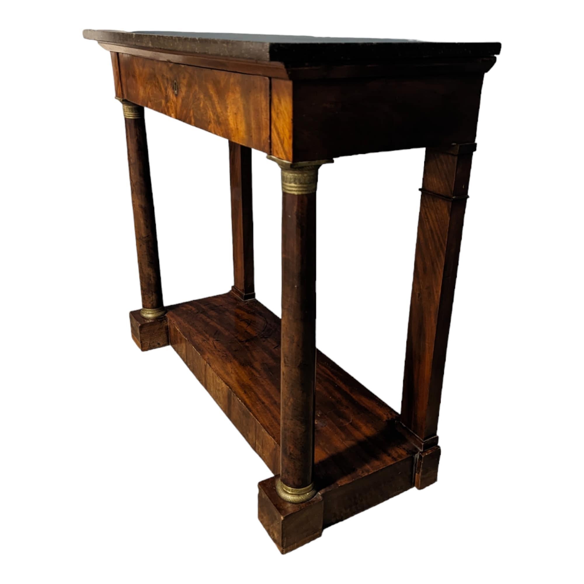 French 19th Century Mahogany Console  In Good Condition For Sale In CANTELEU, FR