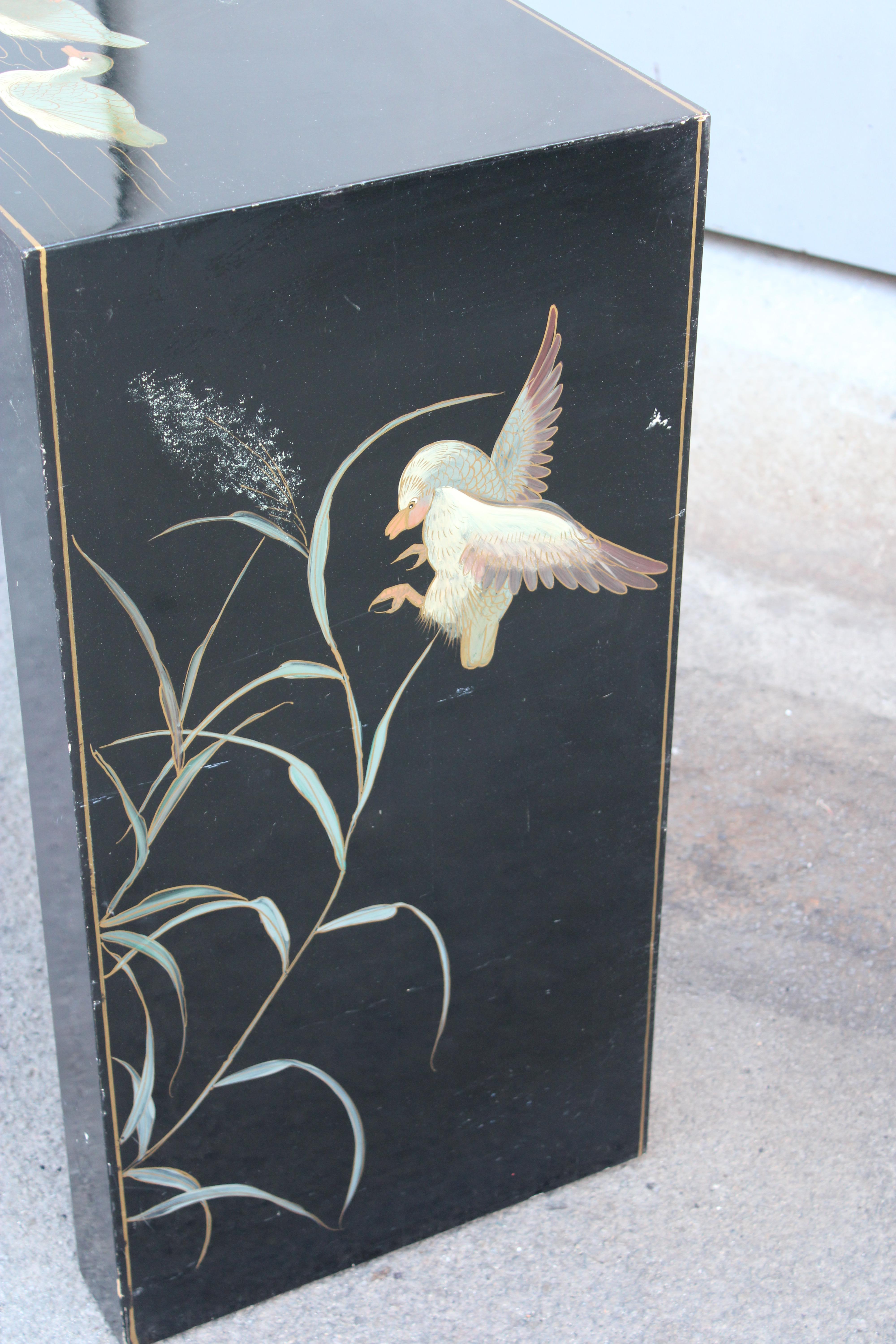 Laque Console décorative en laque chinoise avec plantes et anare vert 1970 en vente