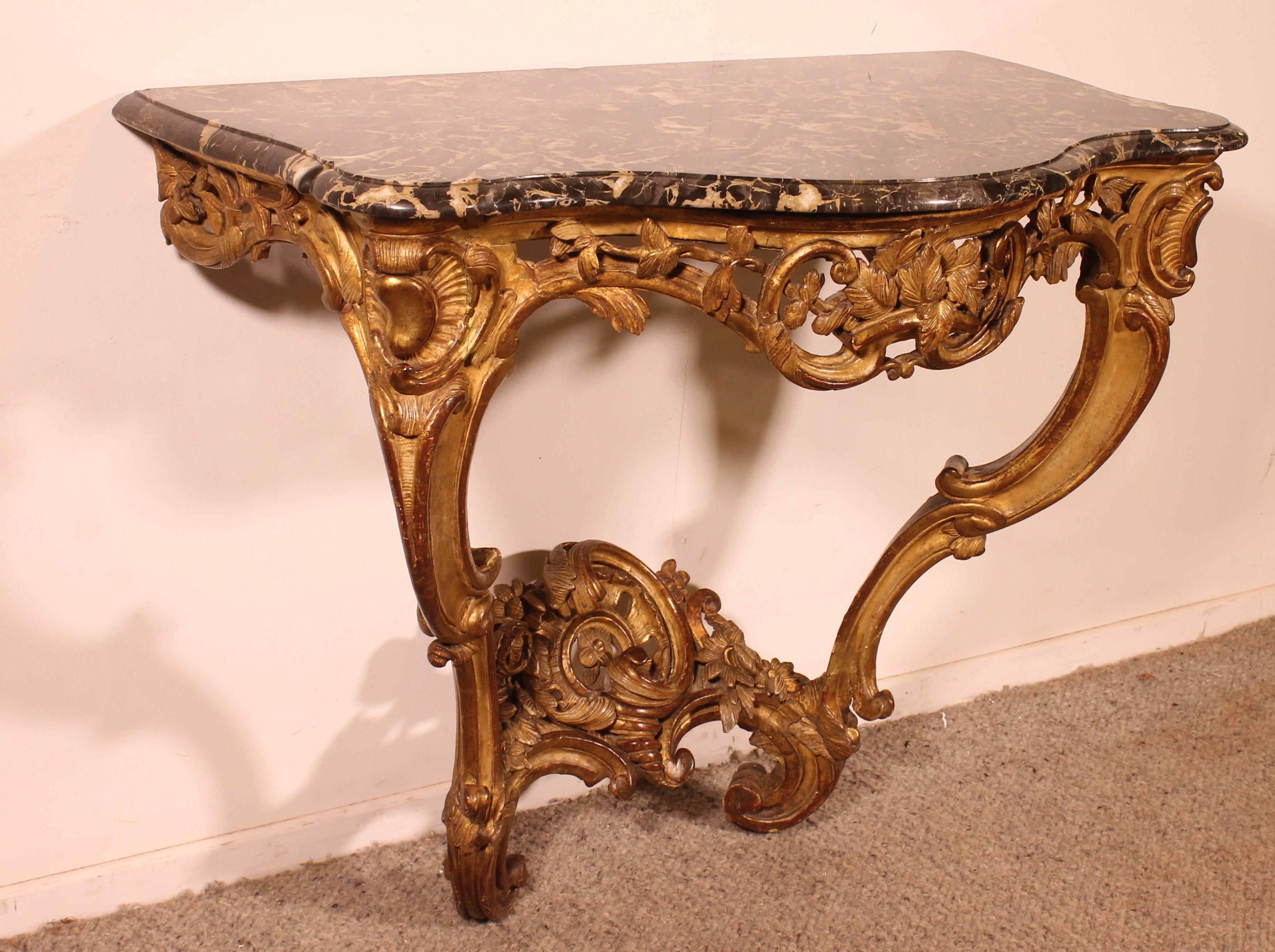 Louis XV Period Console In Gilded Wood For Sale 4