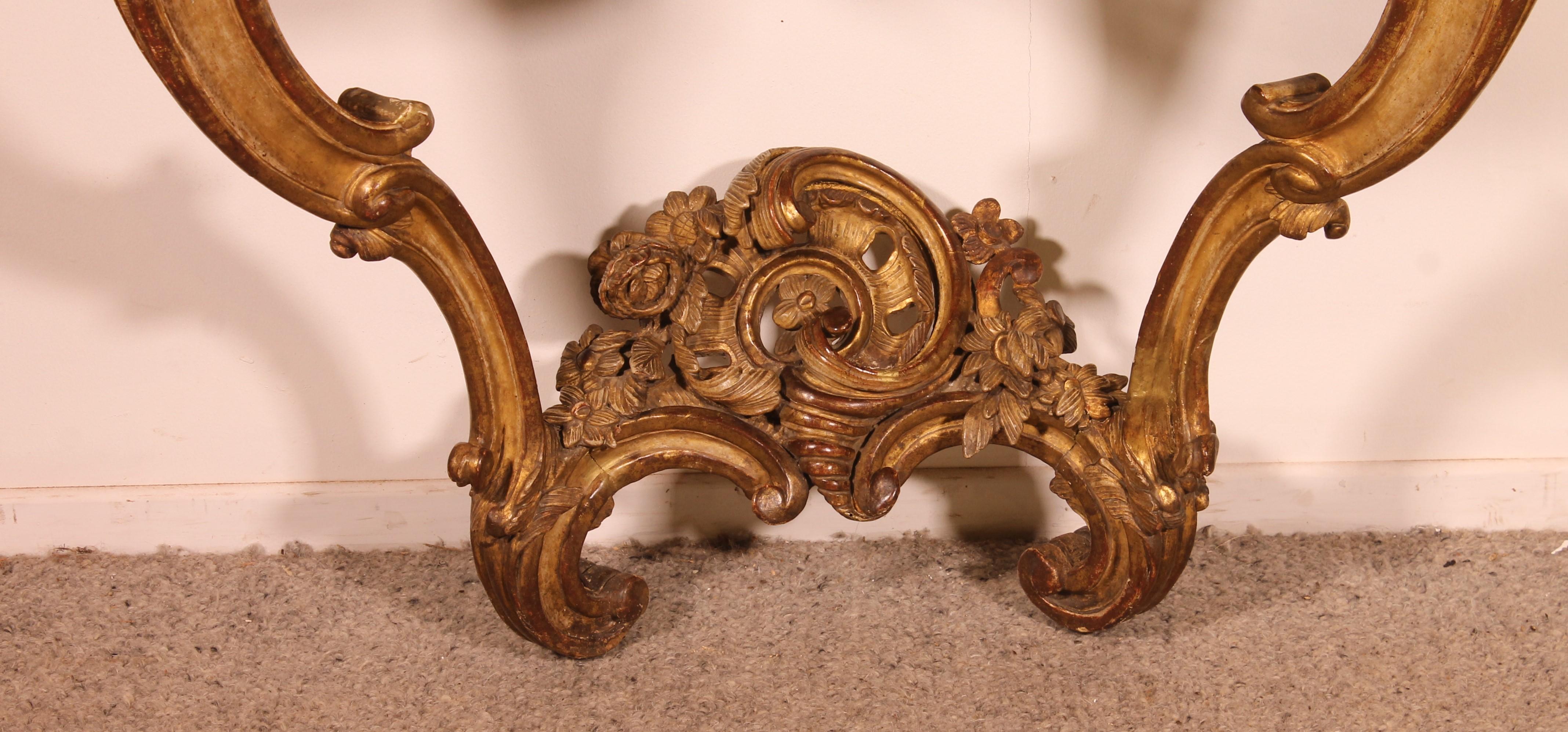 Louis XV Period Console In Gilded Wood In Good Condition For Sale In Brussels, Brussels