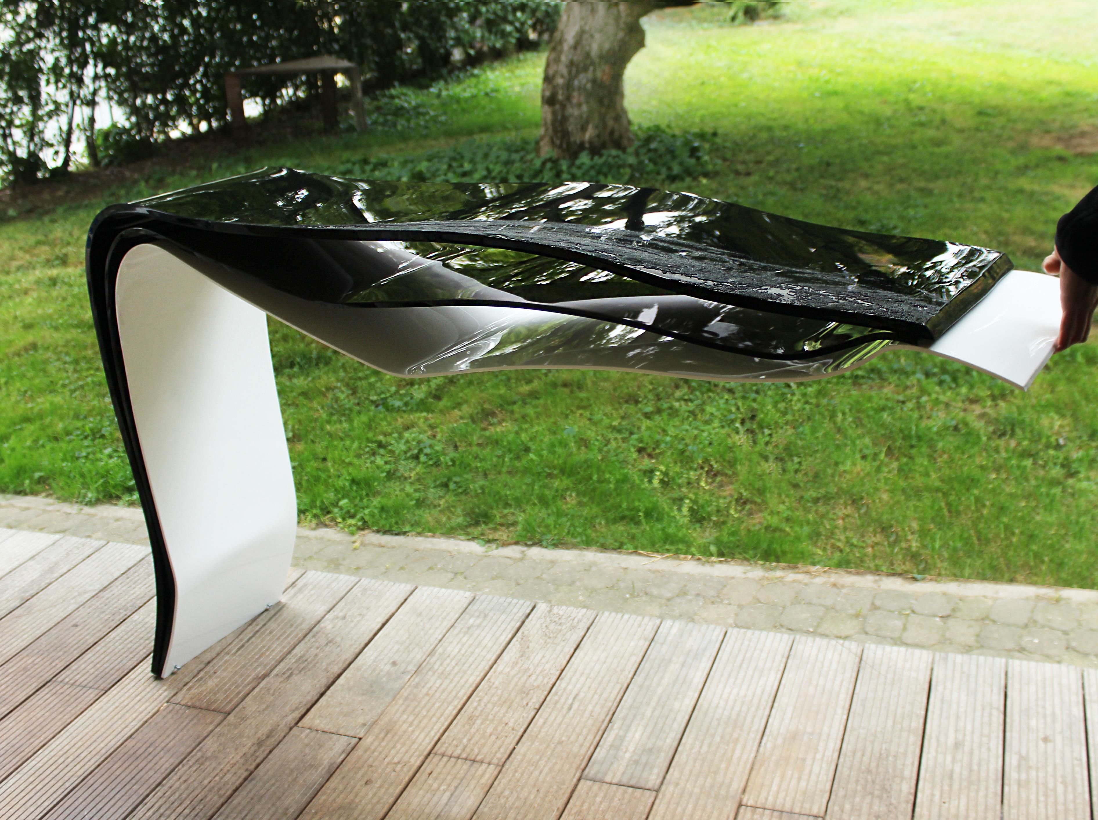 Modern Console Fluxus. Contemporary plexiglass console made by Raoul Gilioli For Sale