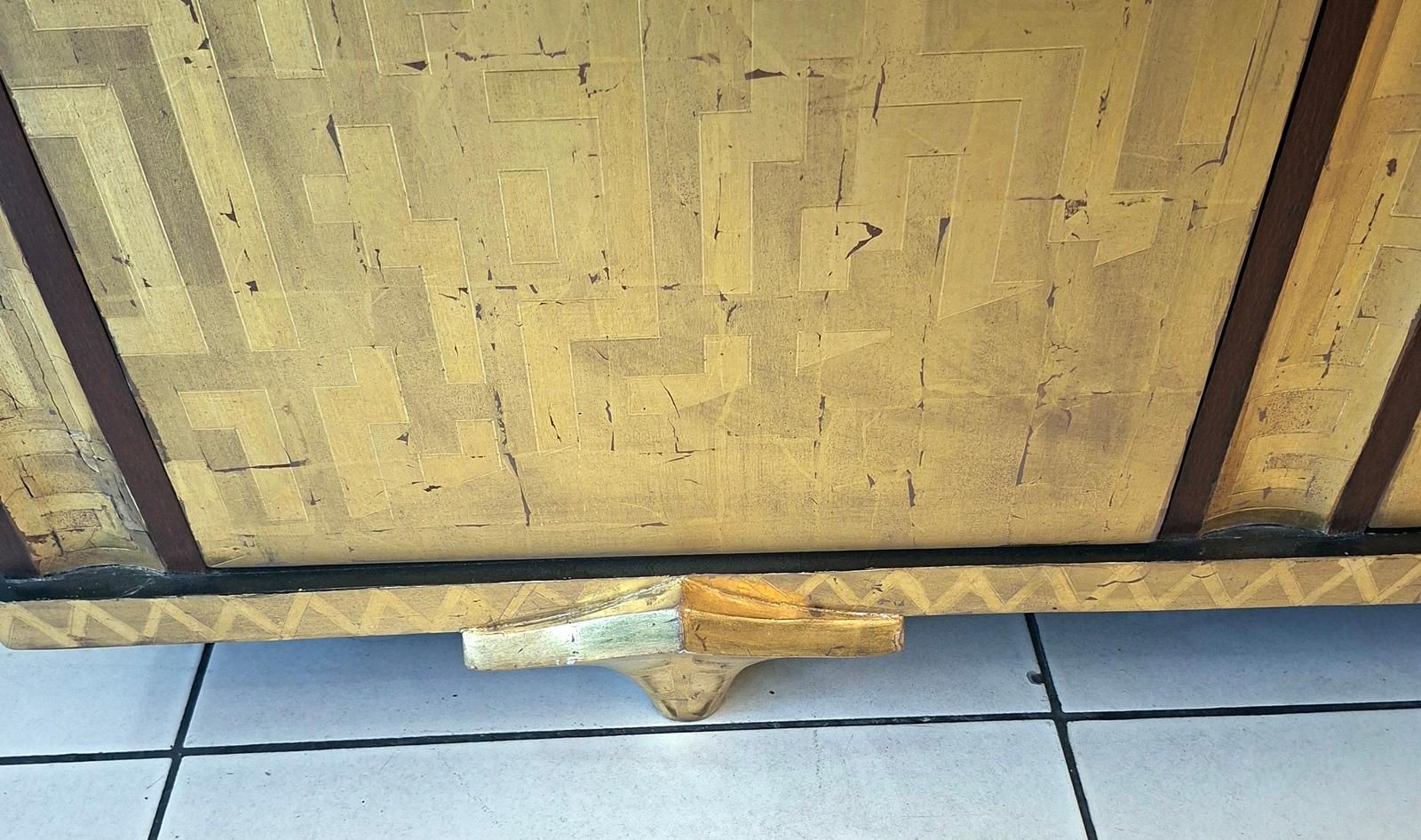 Mobile consolle di Eugene Printz a 4 ante con foglie d'oro laccate in vendita 6