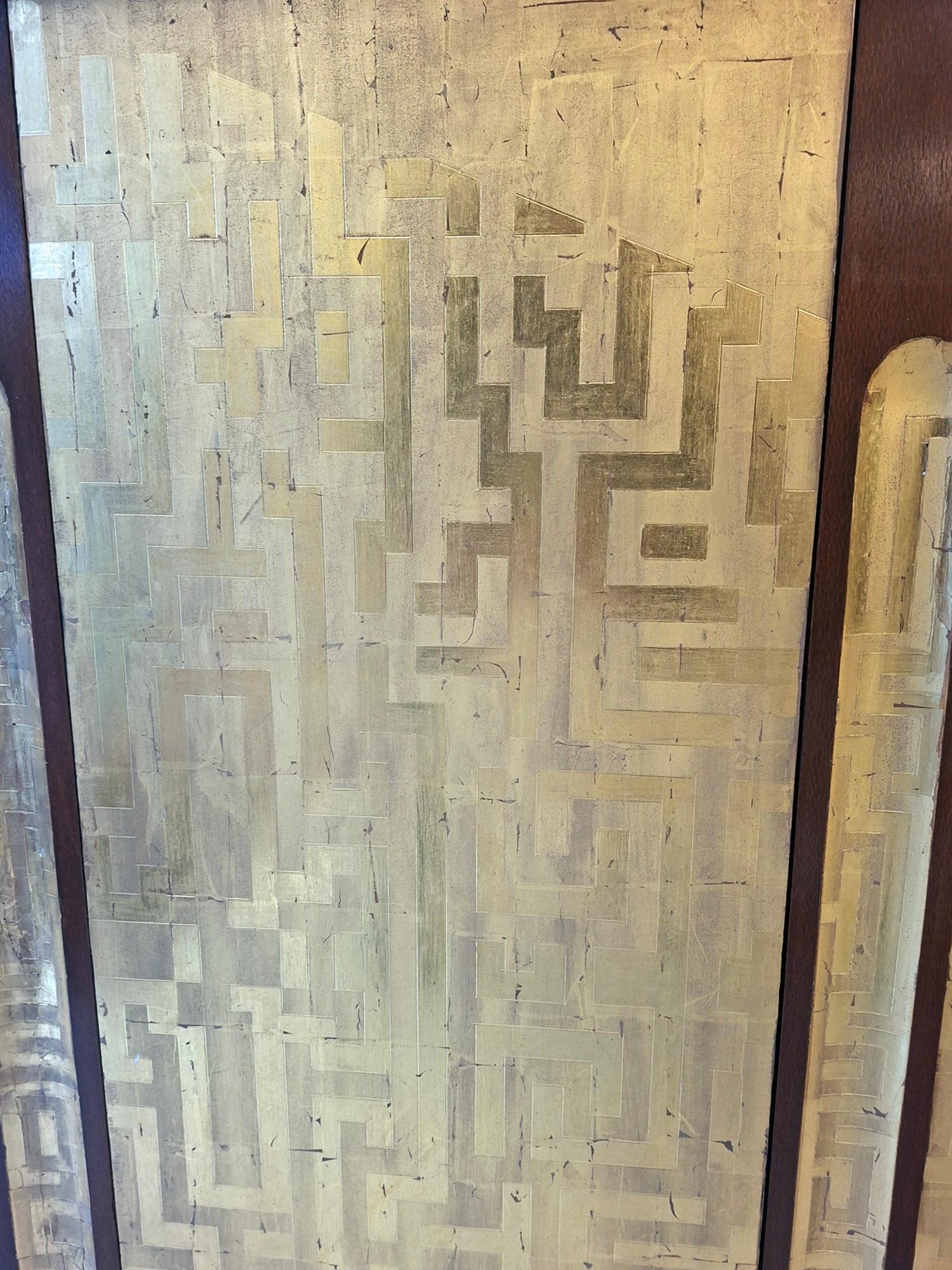 Mobile consolle di Eugene Printz a 4 ante con foglie d'oro laccate in vendita 7