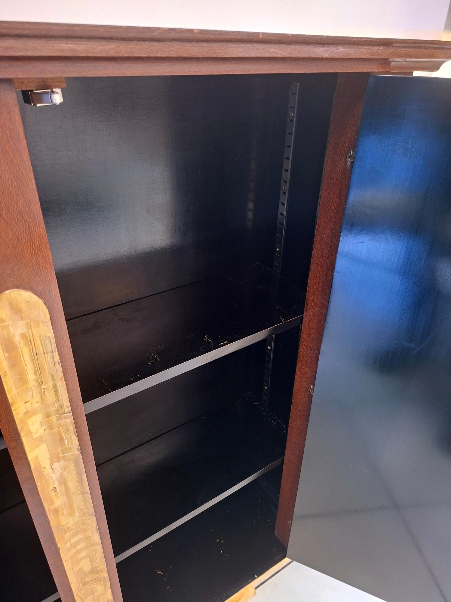 Mobile consolle di Eugene Printz a 4 ante con foglie d'oro laccate in vendita 2