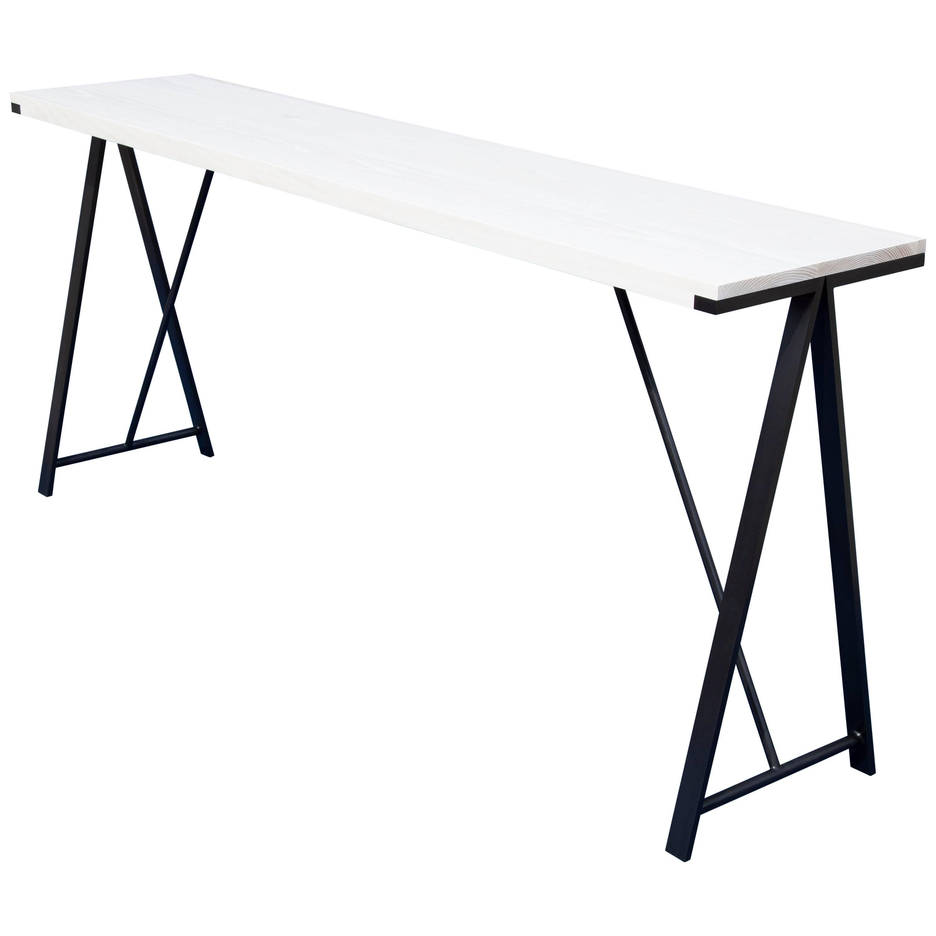 Table console contemporaine en acier noirci et frêne lavé blanc en vente