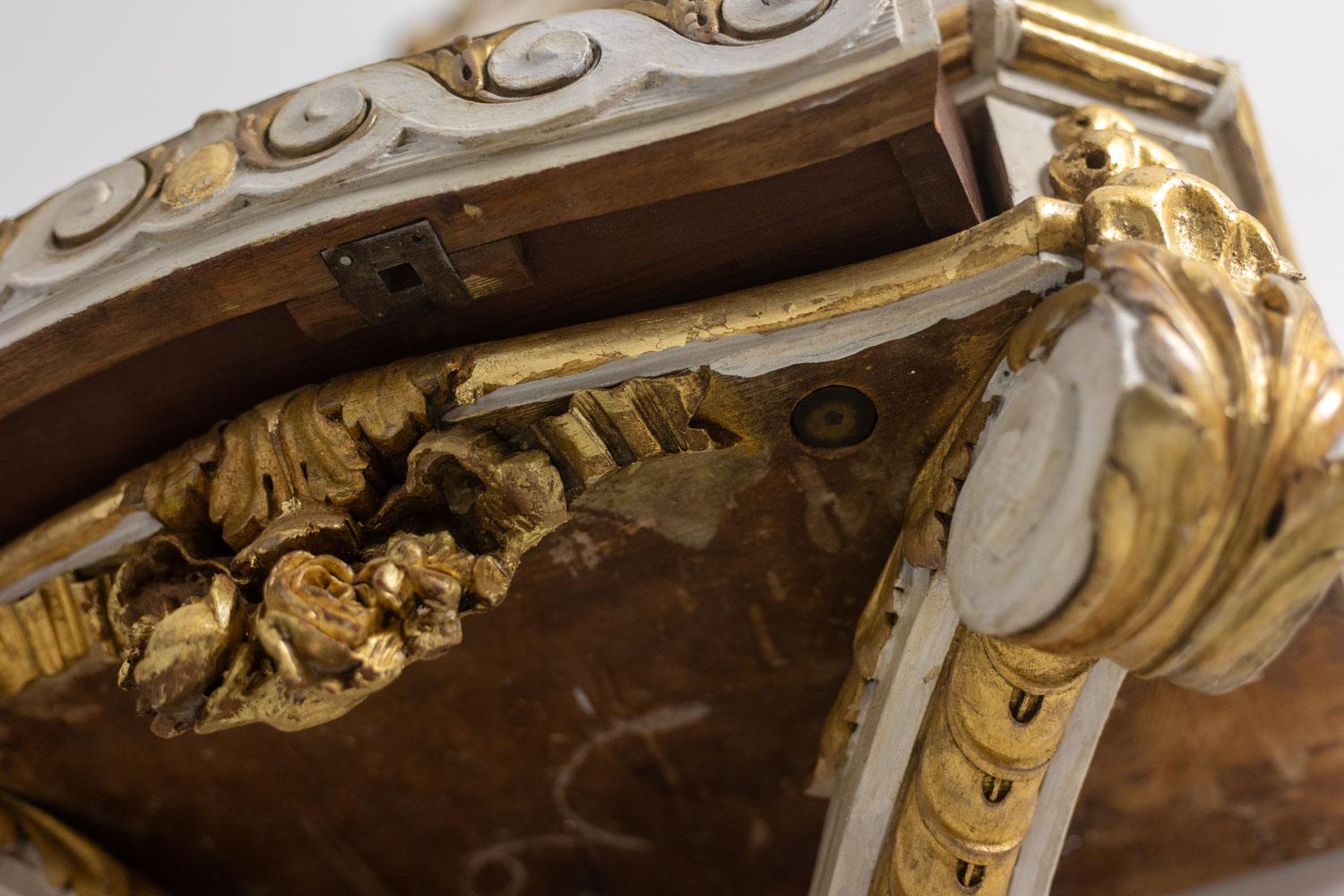 Console in legno dorato e laccato in stile Luigi XVI. Circa 1900. in vendita 5