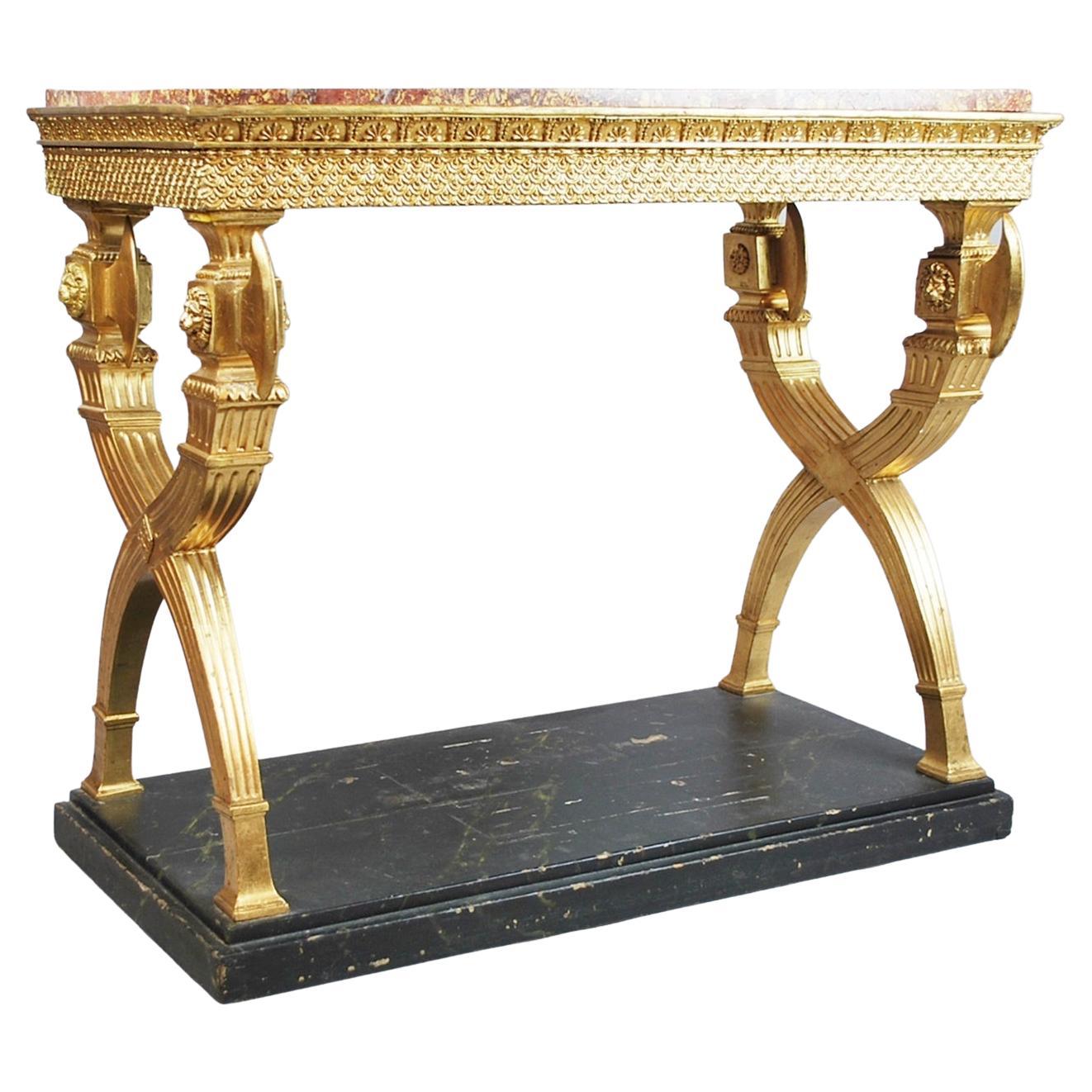 Console en bois doré et bois  Plateau en marbre, Suède, vers 1800 en vente