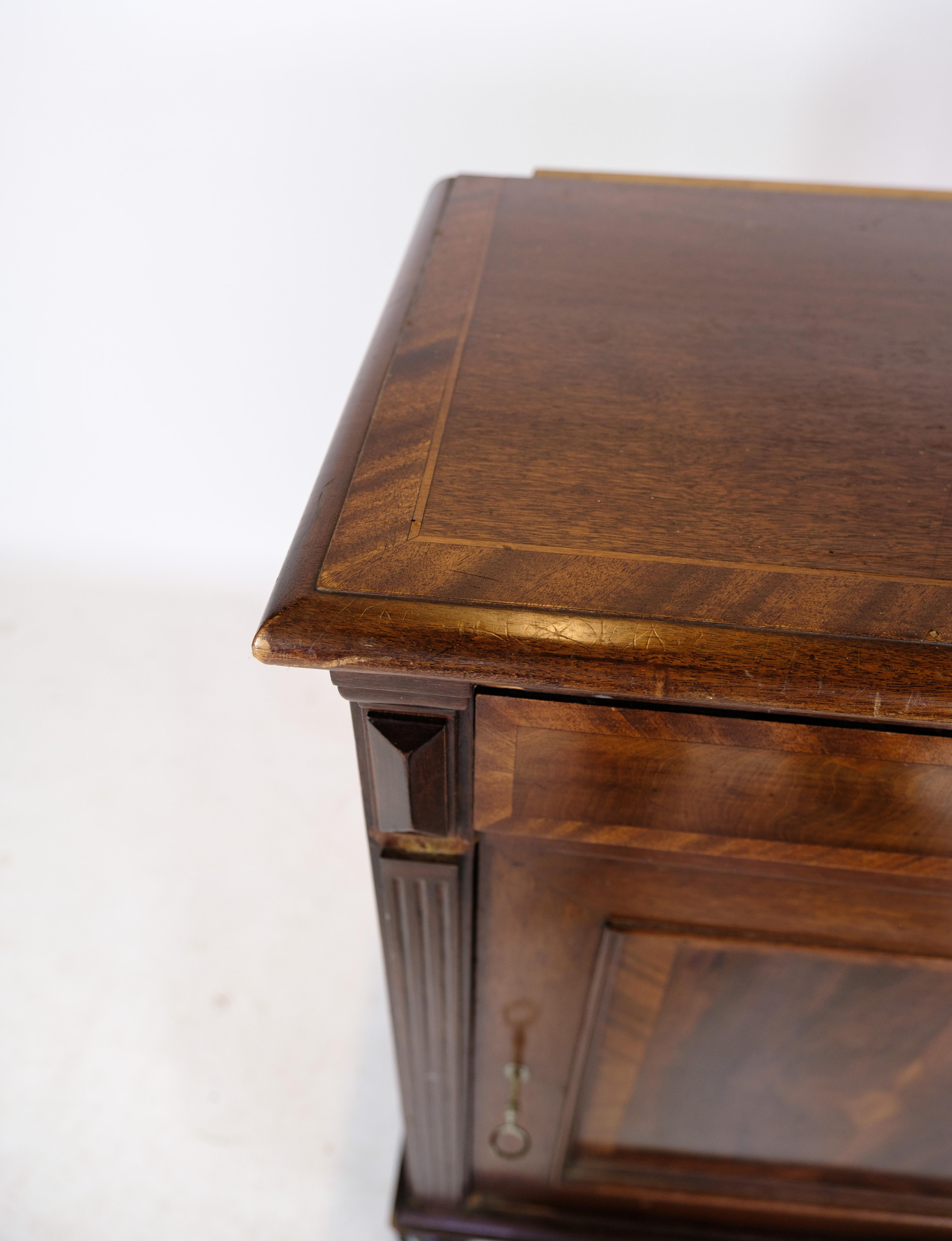 Console in Mahogany with Inlaid Wood from the 1880 For Sale 8