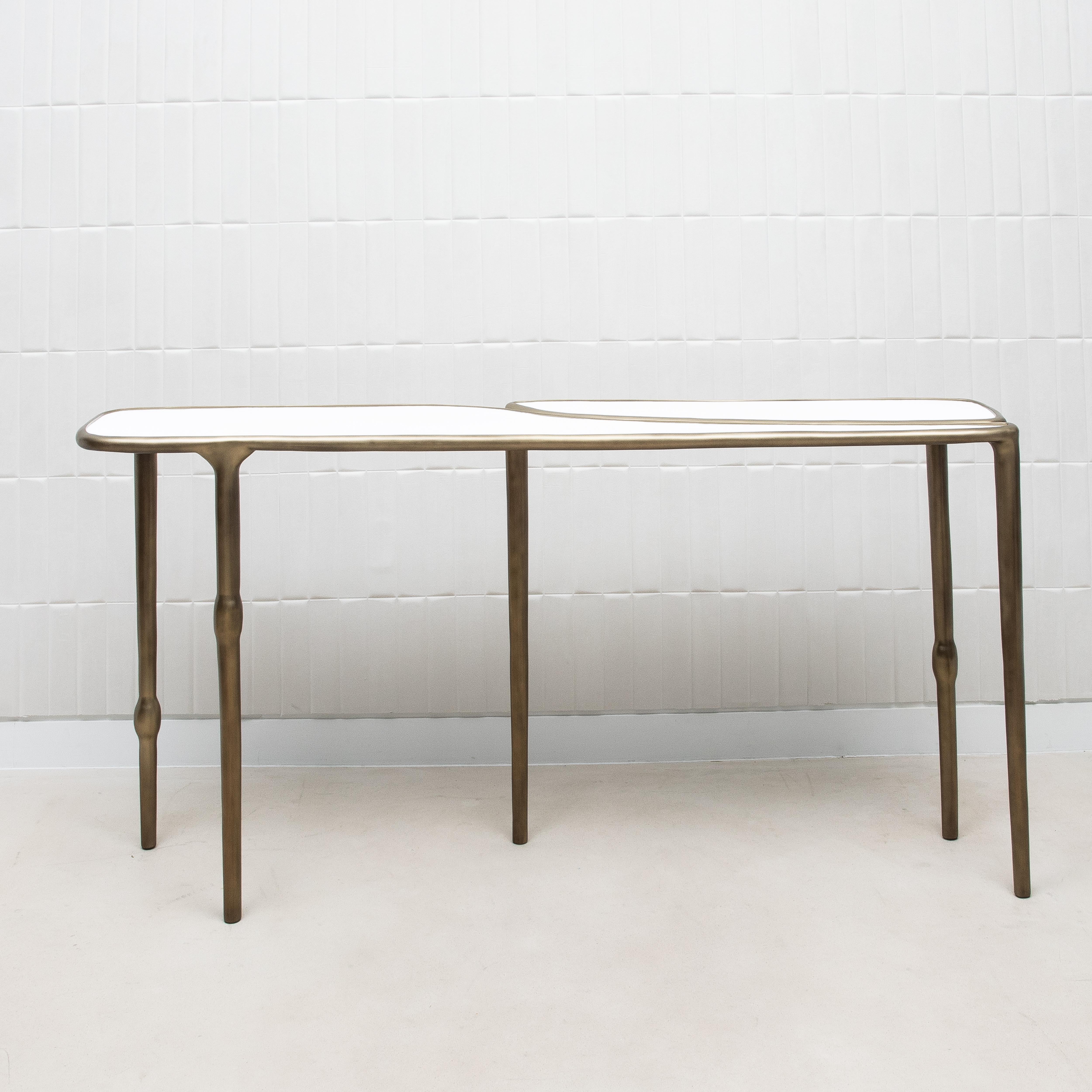 Console en galuchat blanc avec laiton patiné bronze par R&Y Augousti en vente 4