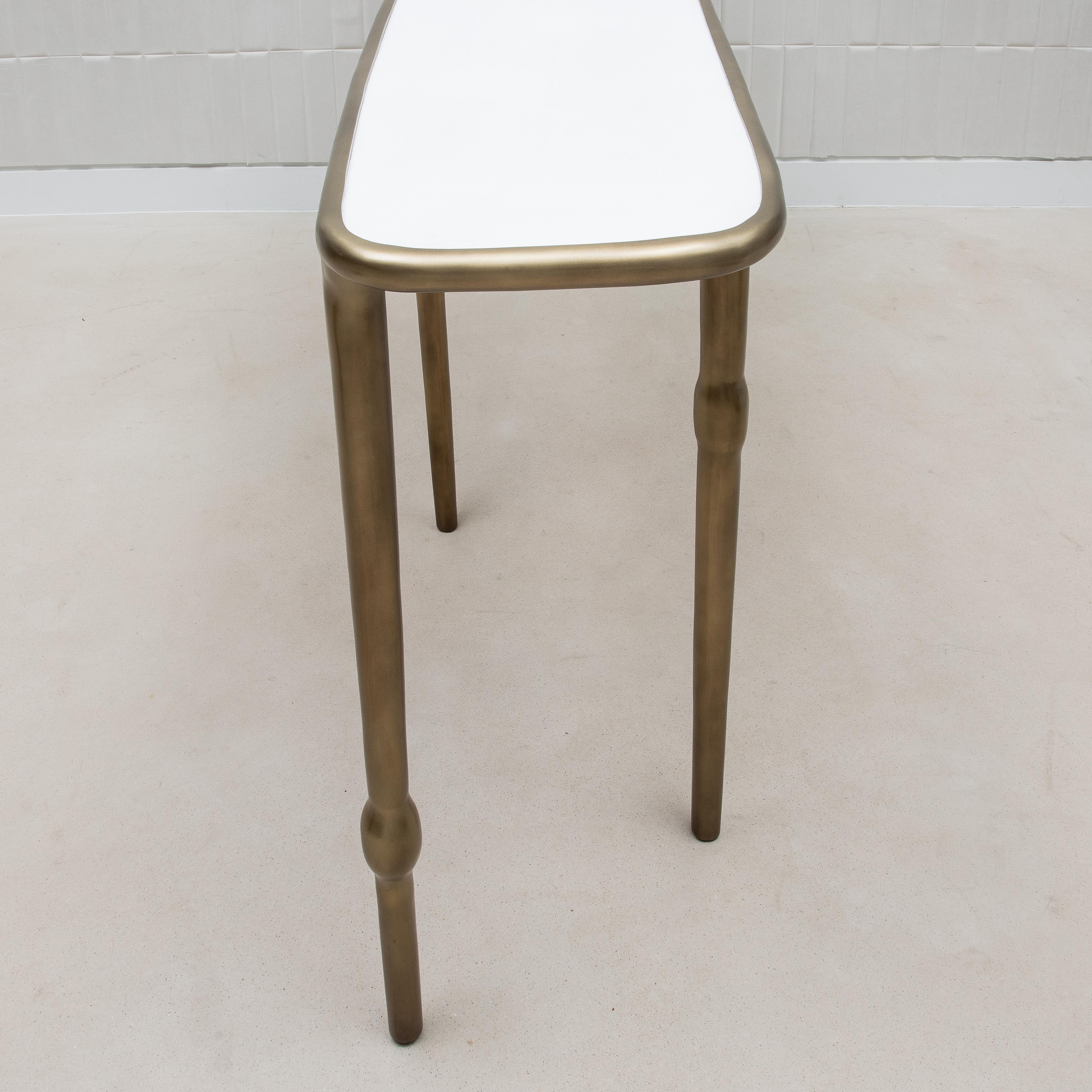 Console en galuchat blanc avec laiton patiné bronze par R&Y Augousti en vente 1