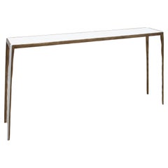 Consola de piel de zapa blanca con latón patinado bronce by R&Y Augousti