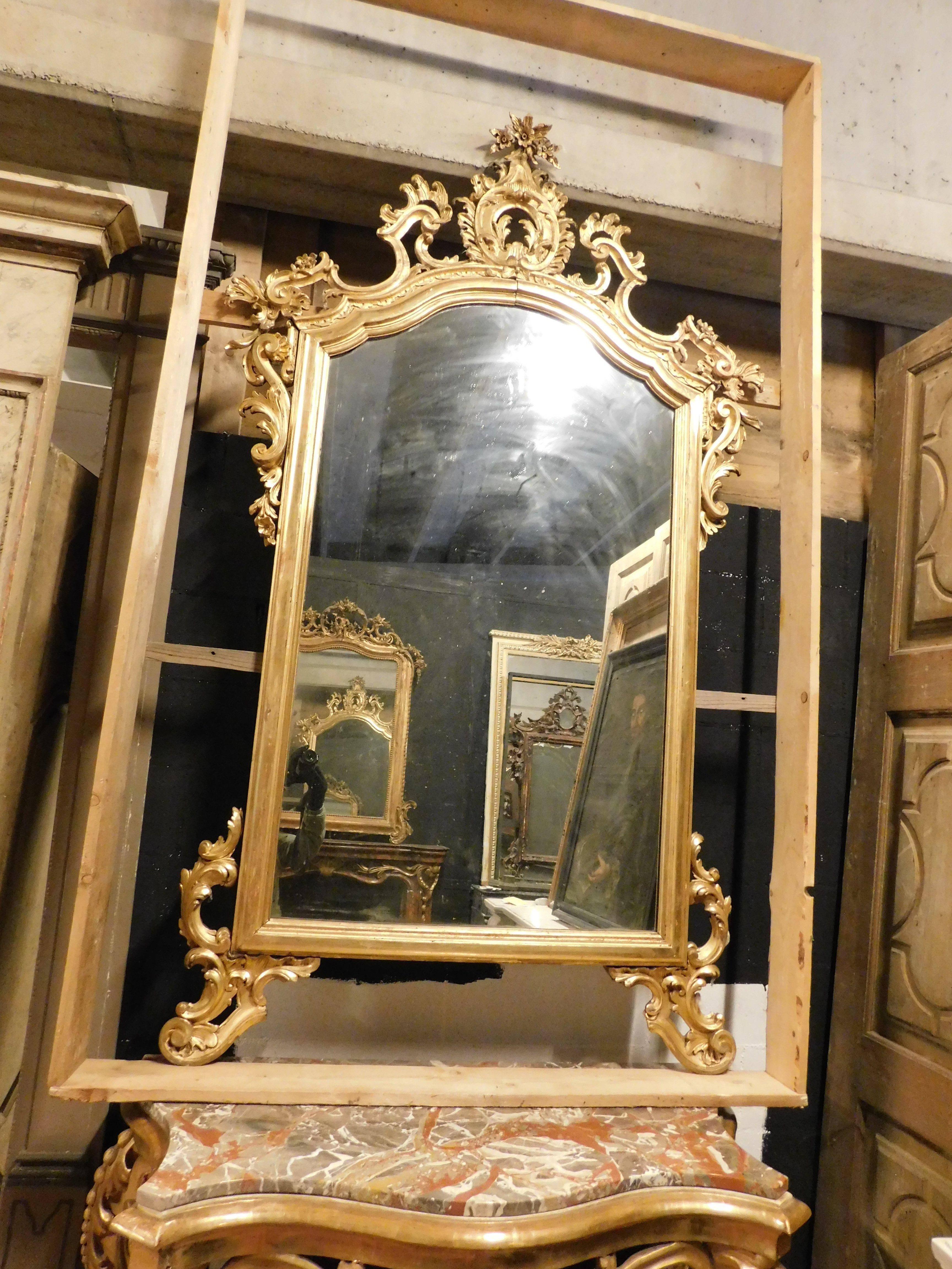 Miroir console aux décorations florales sculptées en bois doré, dessus en marbre rouge, Naples en vente 5