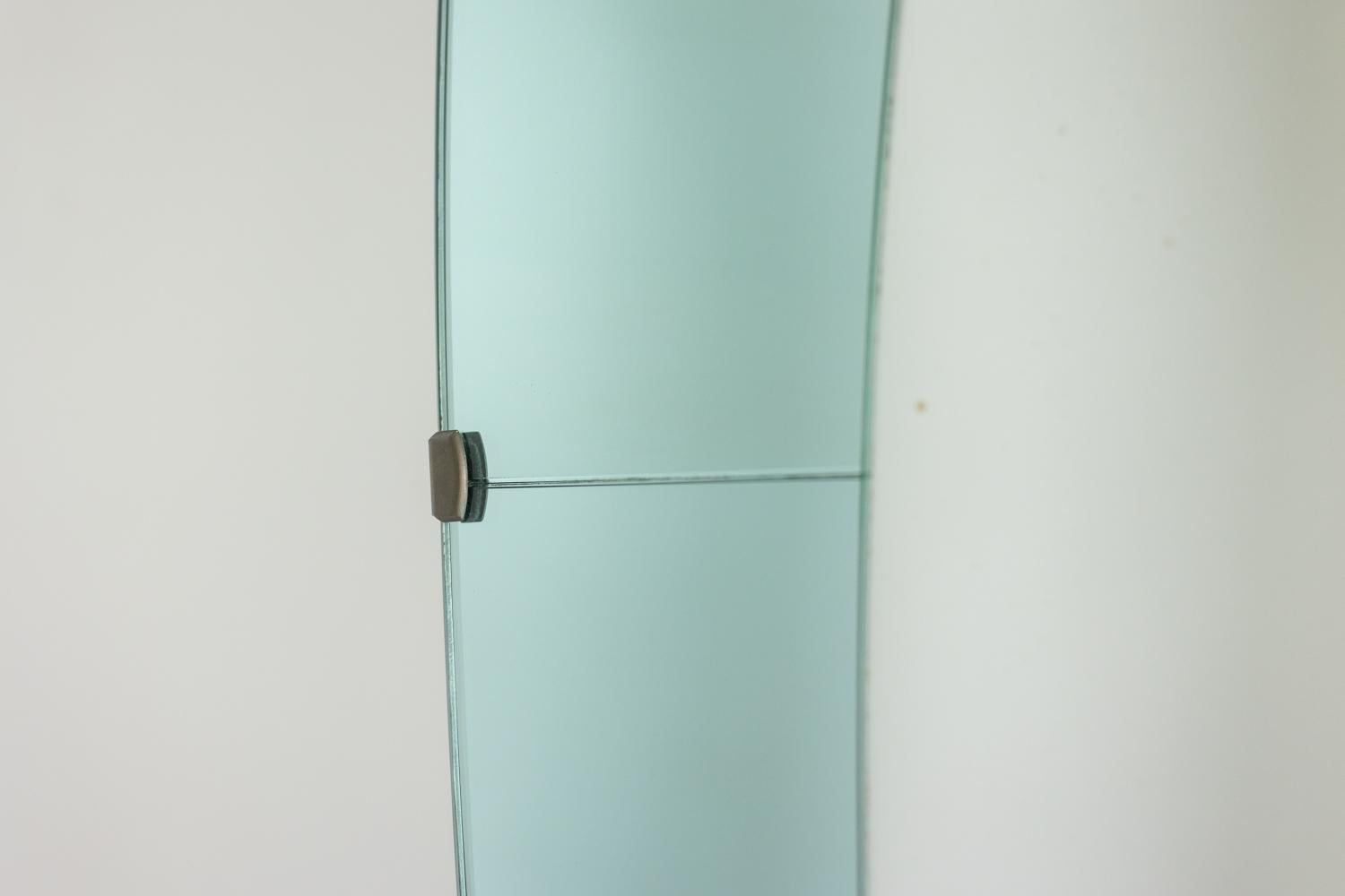 Miroir console en verre bicolore et laiton doré. Vers 1950. Excellent état - En vente à Saint-Ouen, FR
