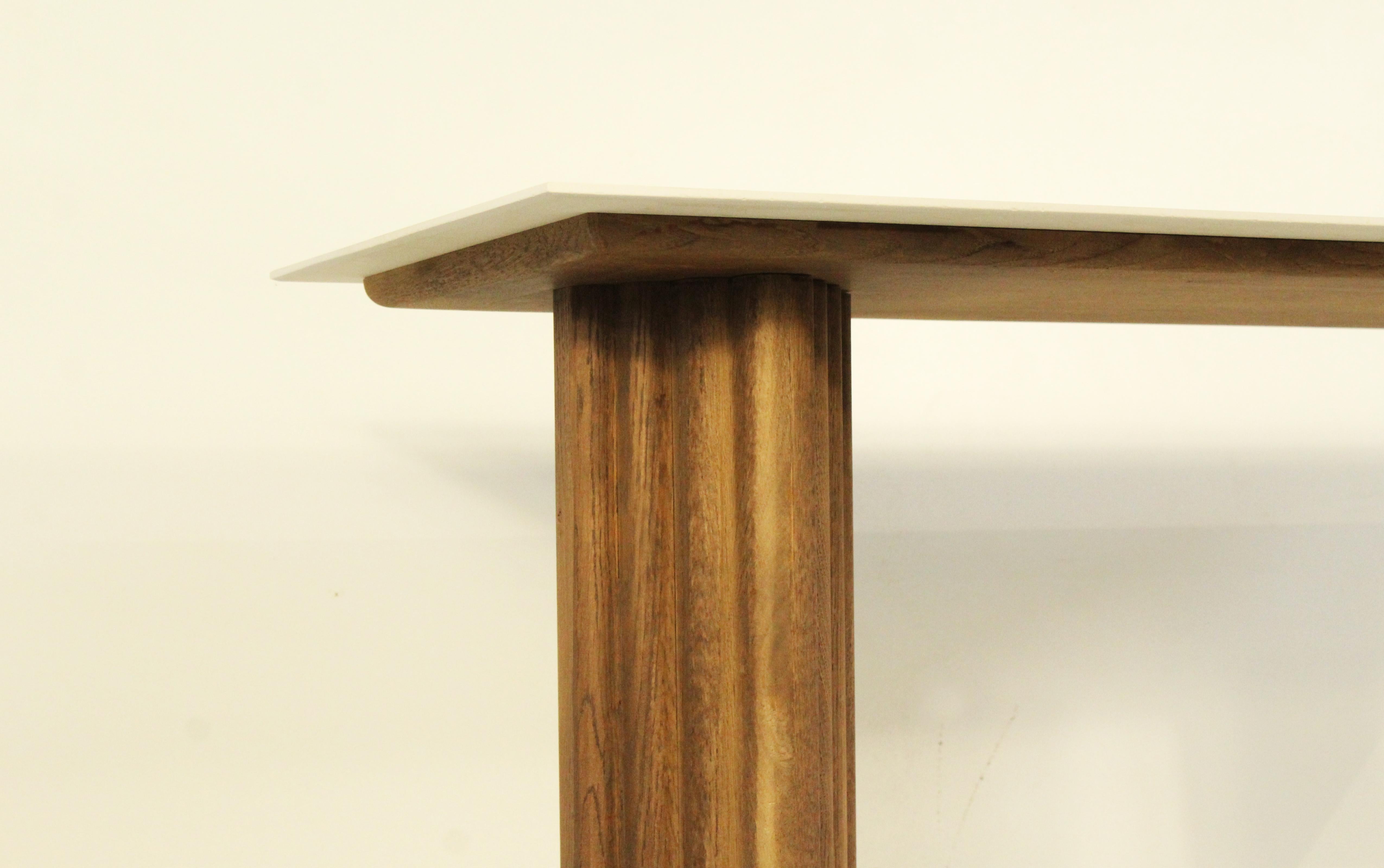 Inspirée du travail des ébénistes, Monolit est une console alliant le chêne et la céramique. Chaque pièce est fabriquée dans nos ateliers
Fabriqué à la main en France
Italgraniti céramique