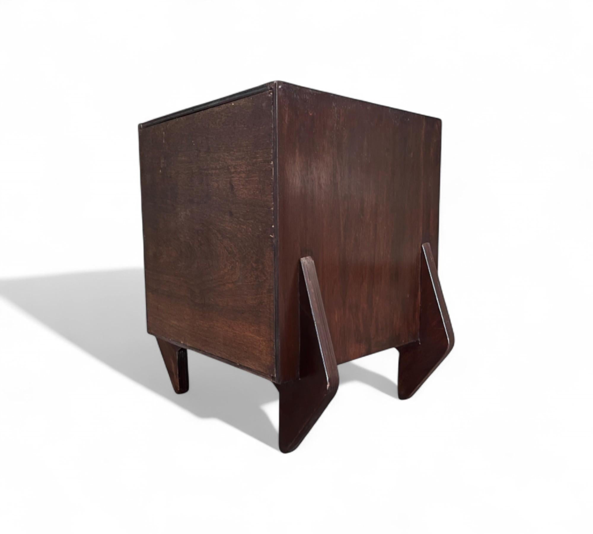 Console / table de chevet en Wood att. Jose Zanine Caldas, c. 1950s en vente 2