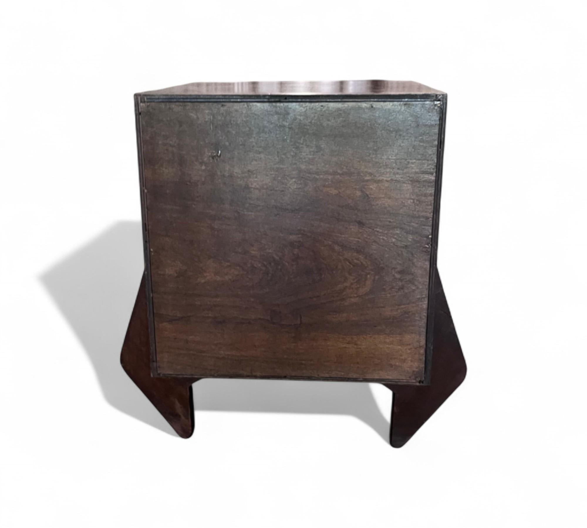 Console / table de chevet en Wood att. Jose Zanine Caldas, c. 1950s en vente 1