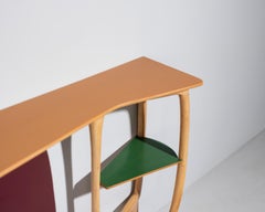 Console di design italiano degli anni '50, in legno d'acero dalla forma scultorea