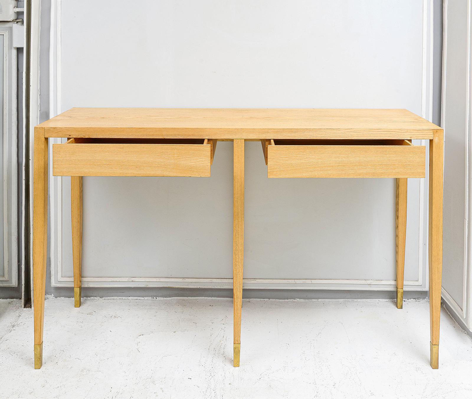 Mid-Century moderno Console su gambe affusolate attribuita a Gio Ponti in vendita