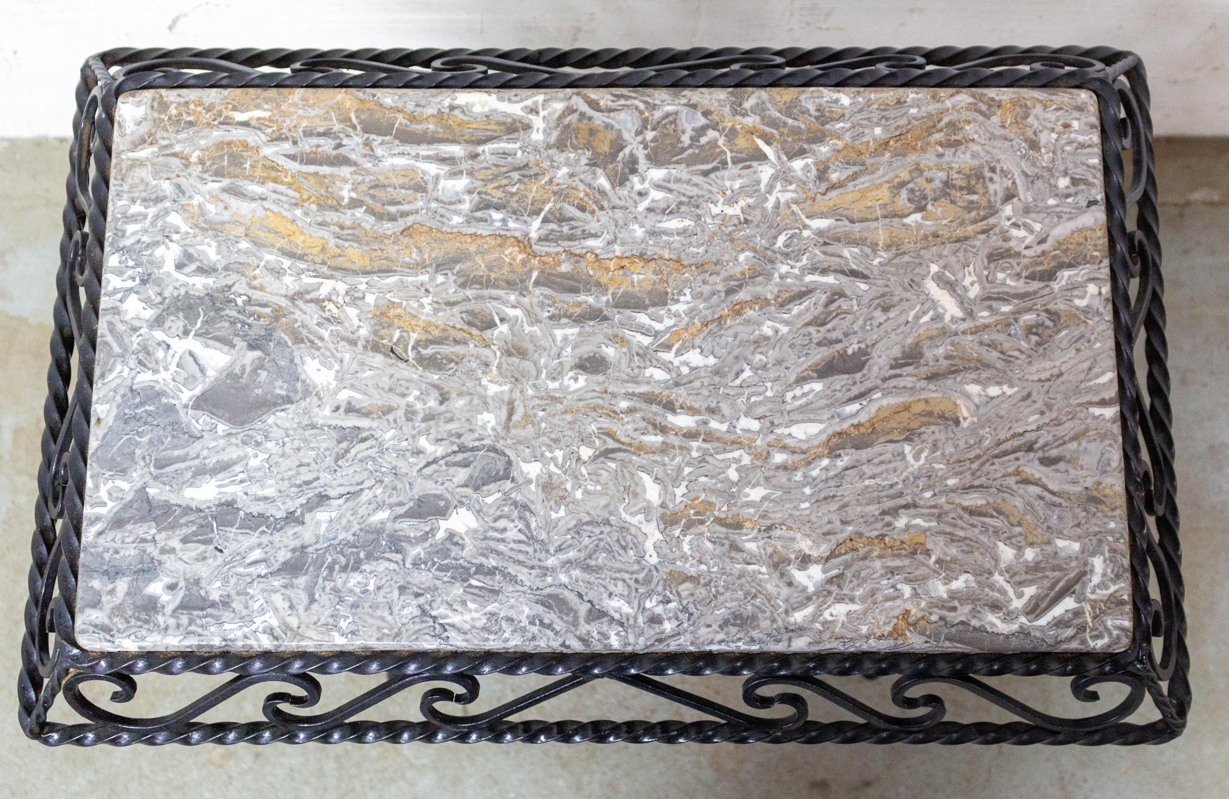 Console ou table d'appoint avec plateau en marbre et porte-citrouille à couture, français, vers 1920 Bon état - En vente à Labrit, Landes