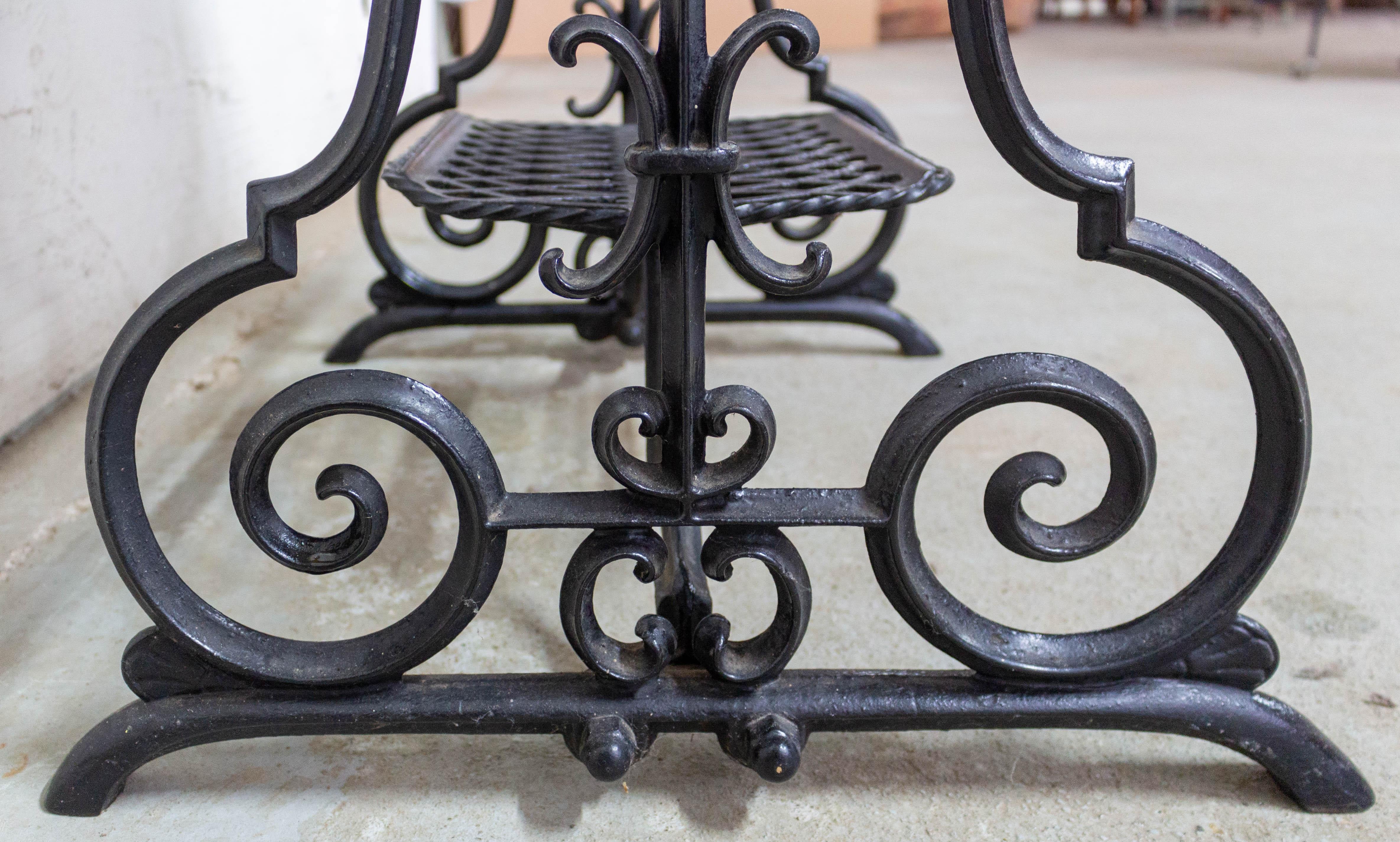 Début du 20ème siècle Console ou table d'appoint avec plateau en marbre et porte-citrouille à couture, français, vers 1920 en vente