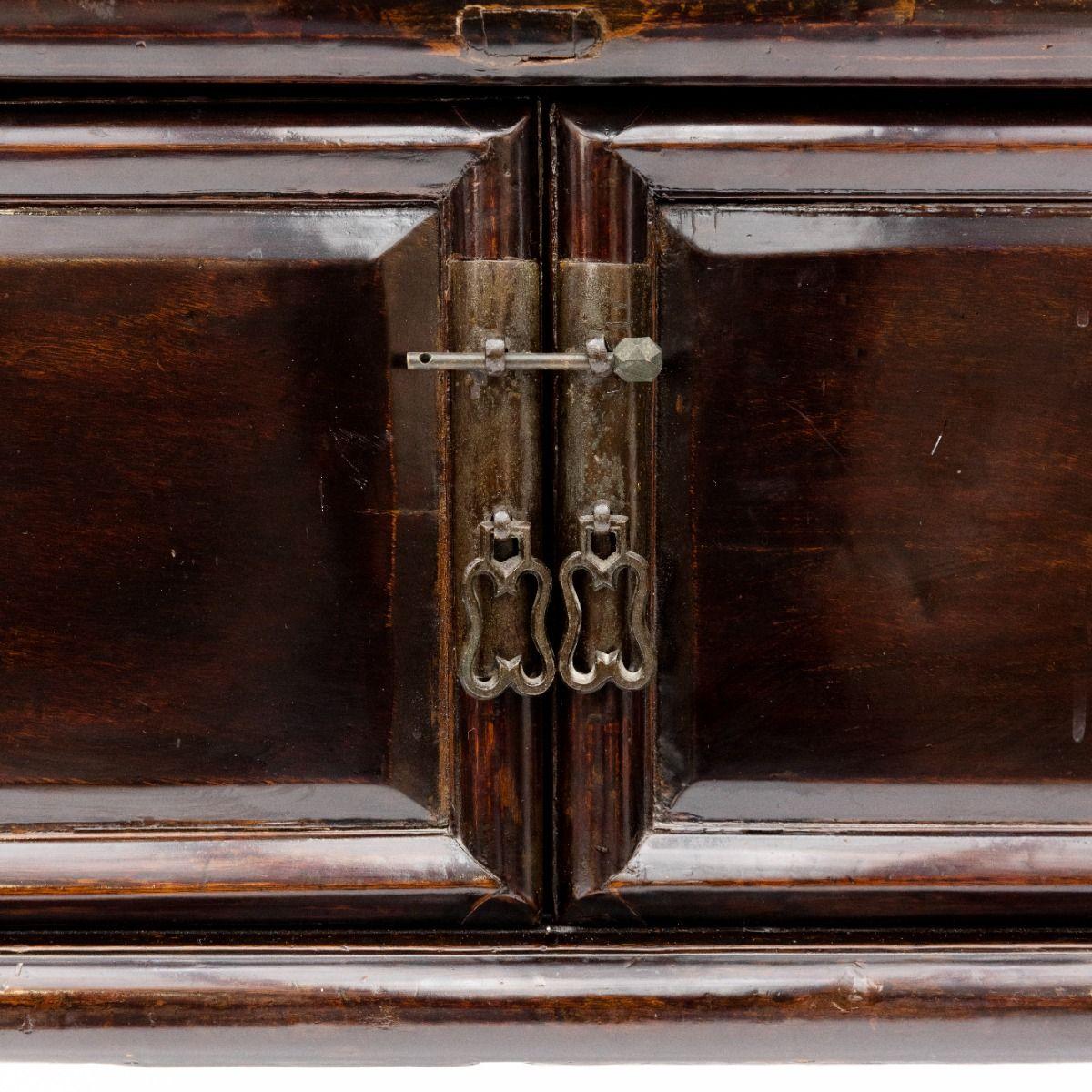 Table d'appoint Ore avec laque noire bourgogne d'origine Bon état - En vente à Kastrup, DK
