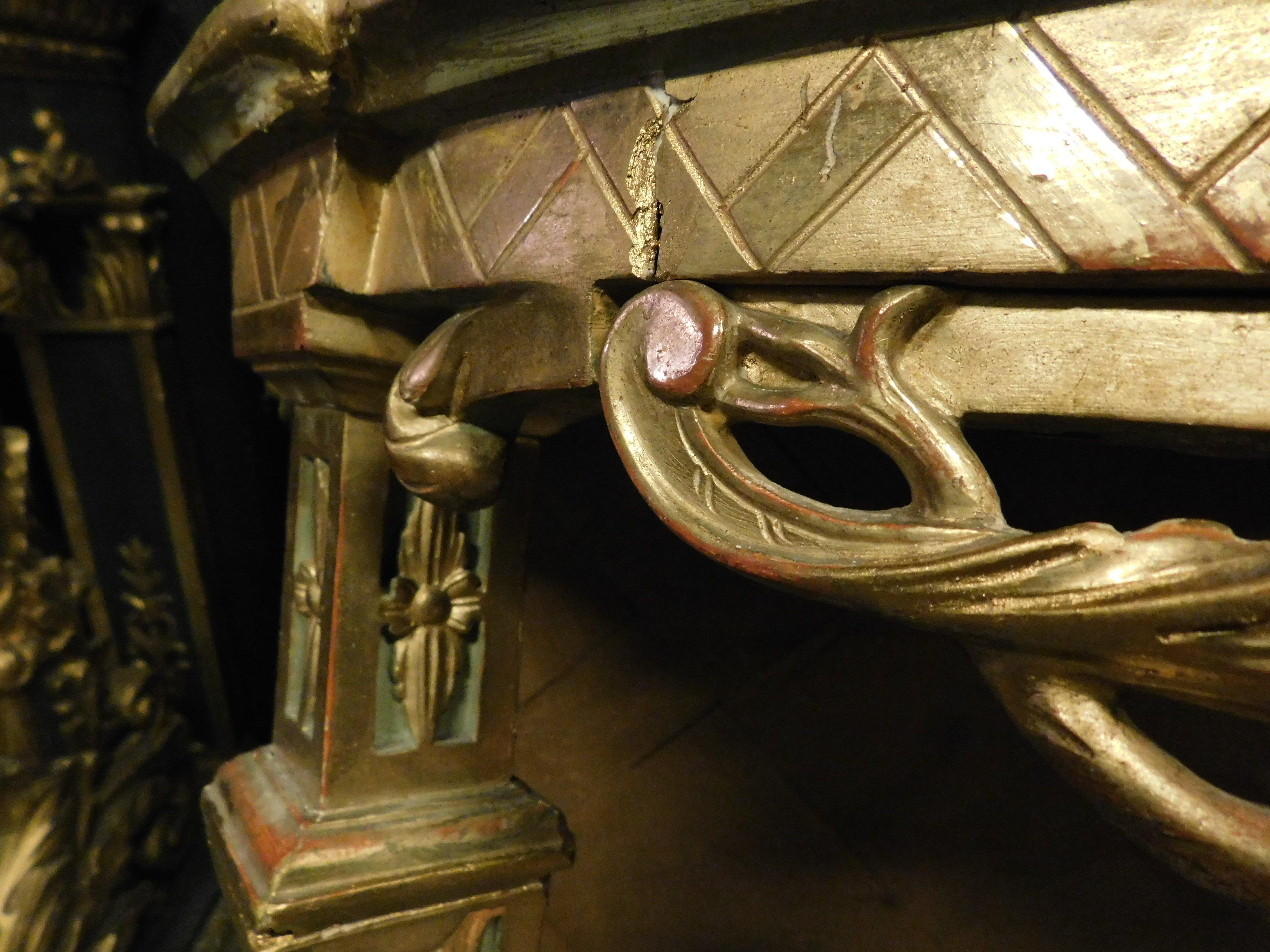 Console table carved in a drop shape in lacquered and gilded wood, Italy For Sale 5