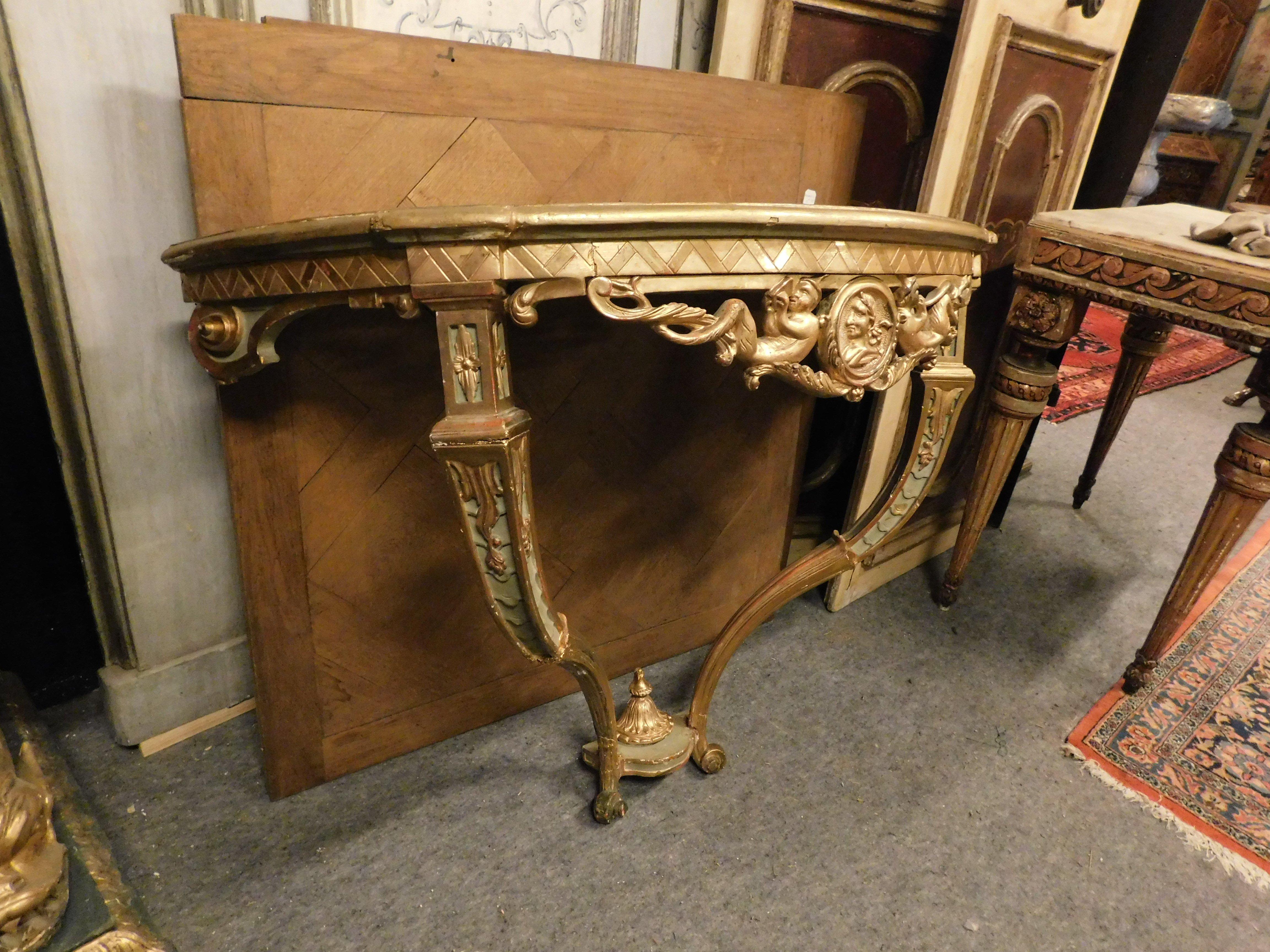 Console table carved in a drop shape in lacquered and gilded wood, Italy In Good Condition For Sale In Cuneo, Italy (CN)