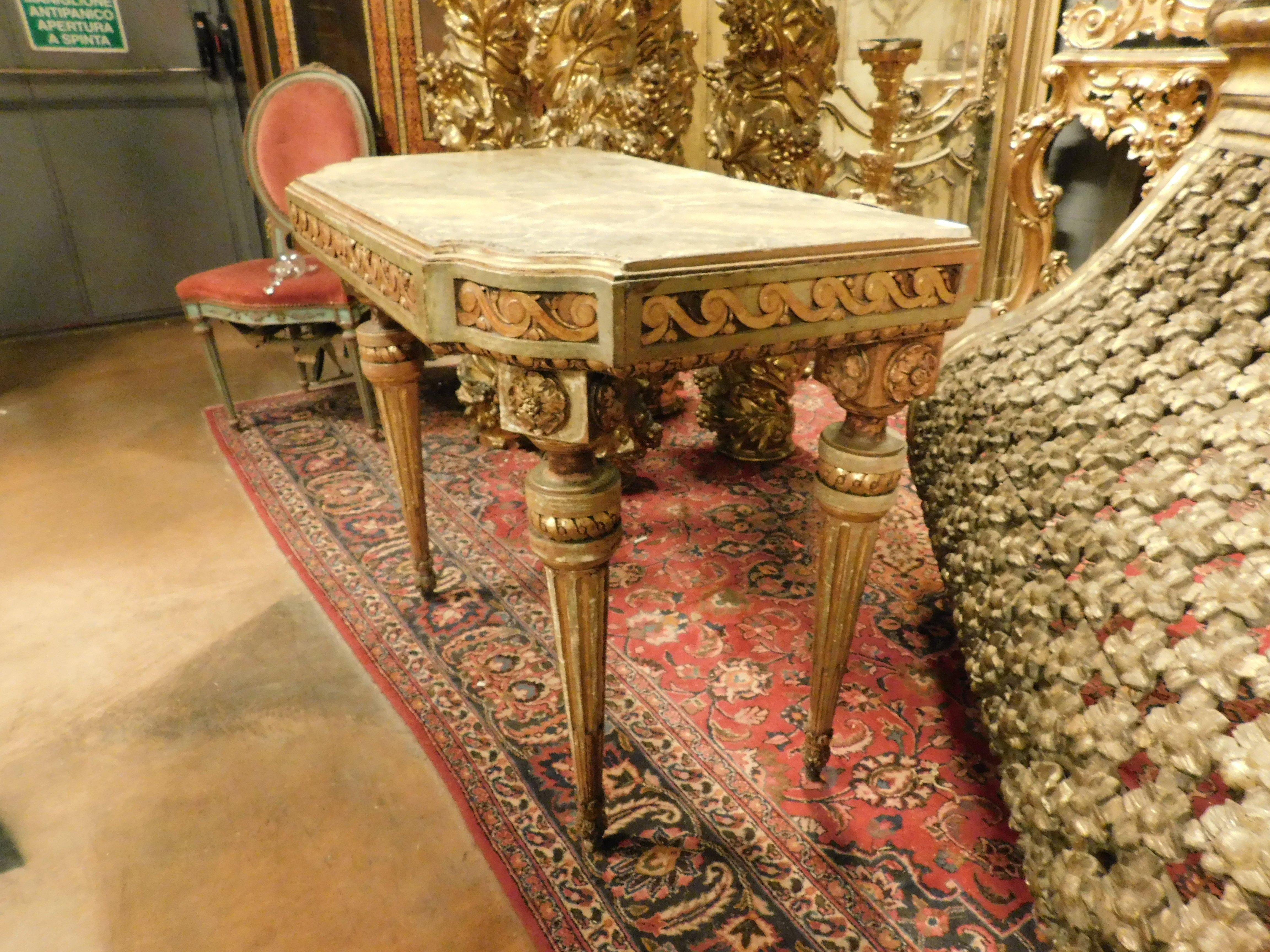 Console table in lacquered and gilded wood with floral motifs, alabaster top For Sale 6