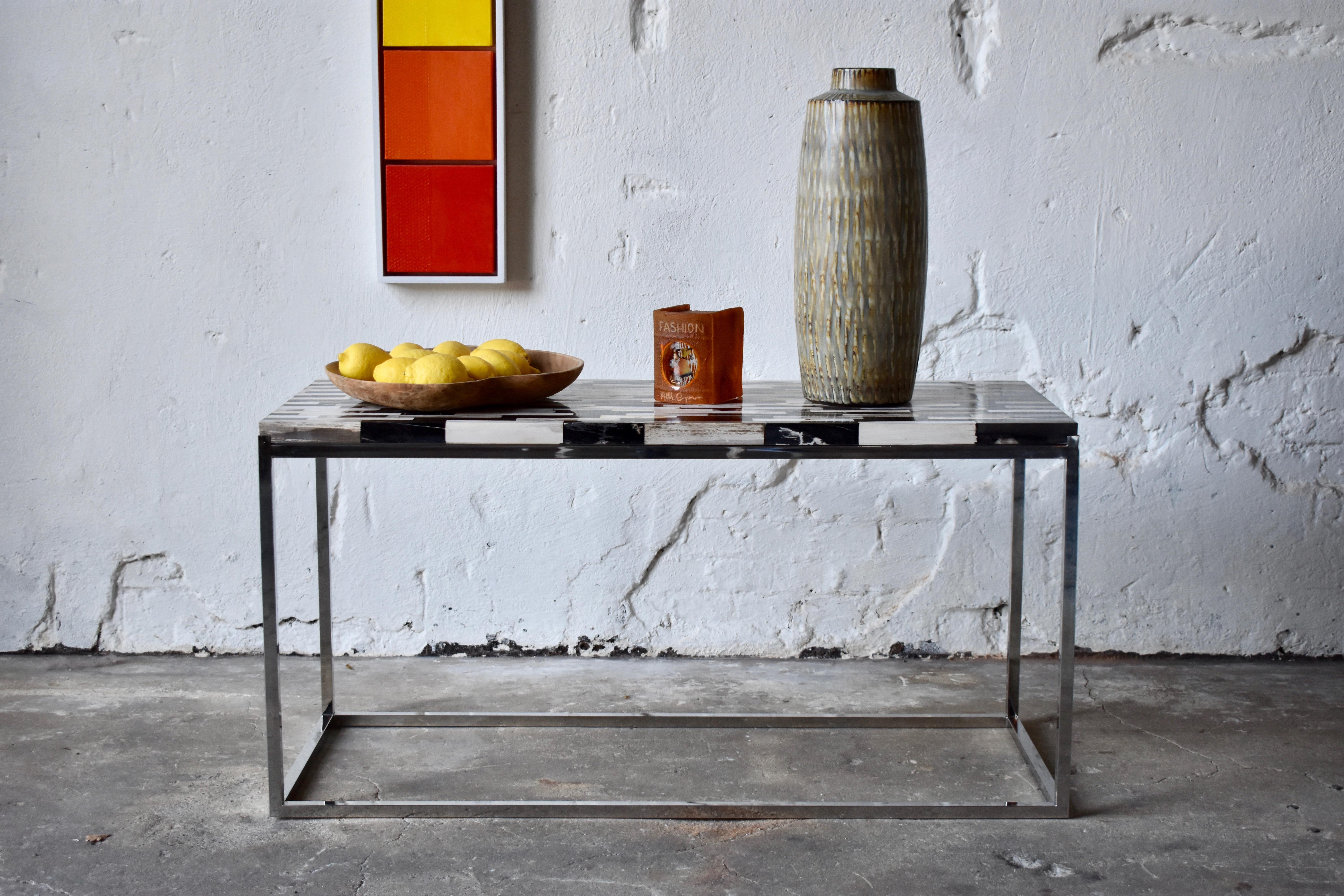 Console Table in Petrified Wood and Stainless Steel Base In Excellent Condition For Sale In Helsingborg, SE