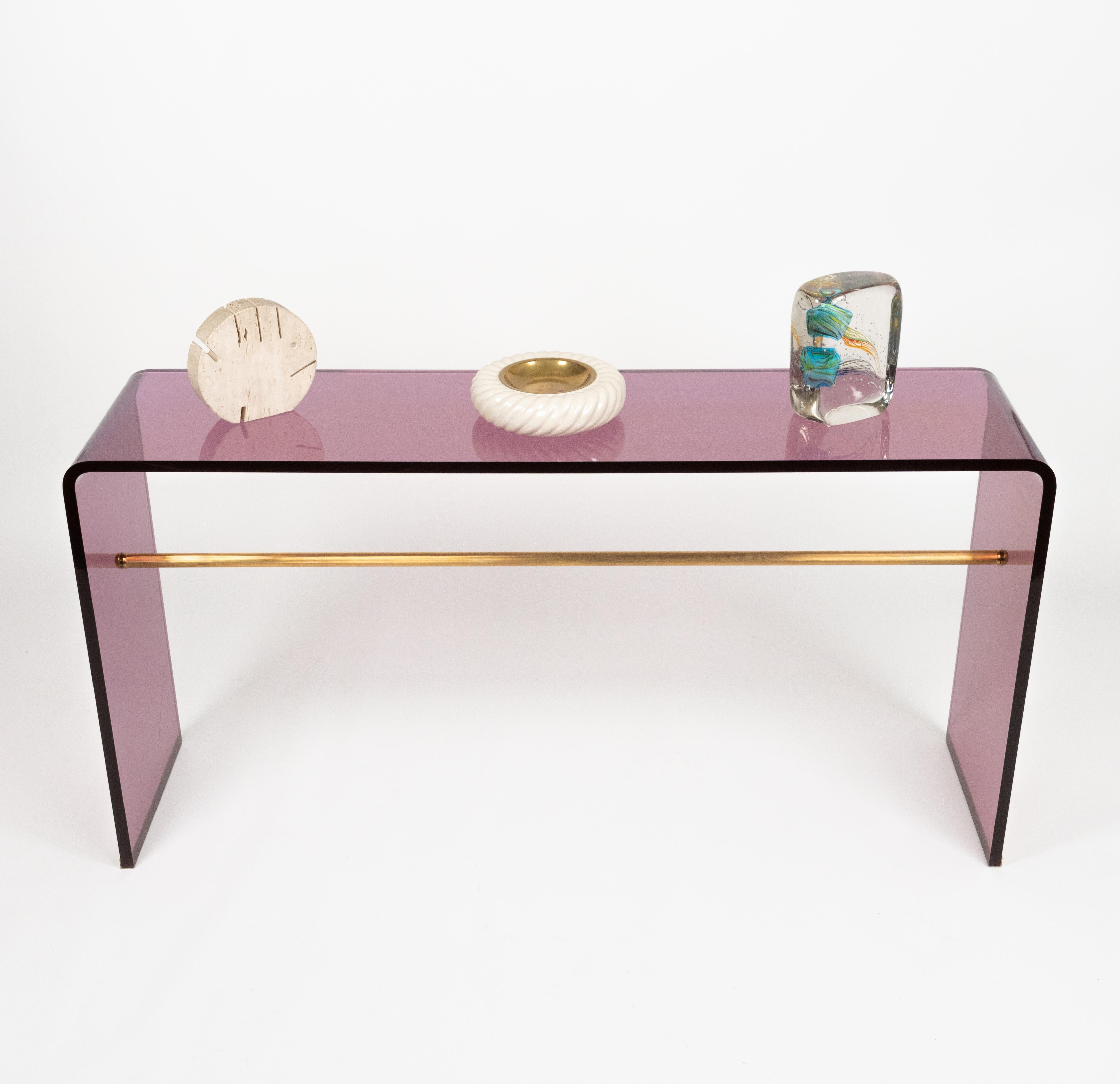 Console Table in Purple Lucite and Brass Alessandro Albrizzi Style, Italy 1970s For Sale 1