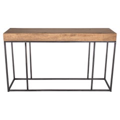 Table console fabriquée en orme récupéré avec base en acier