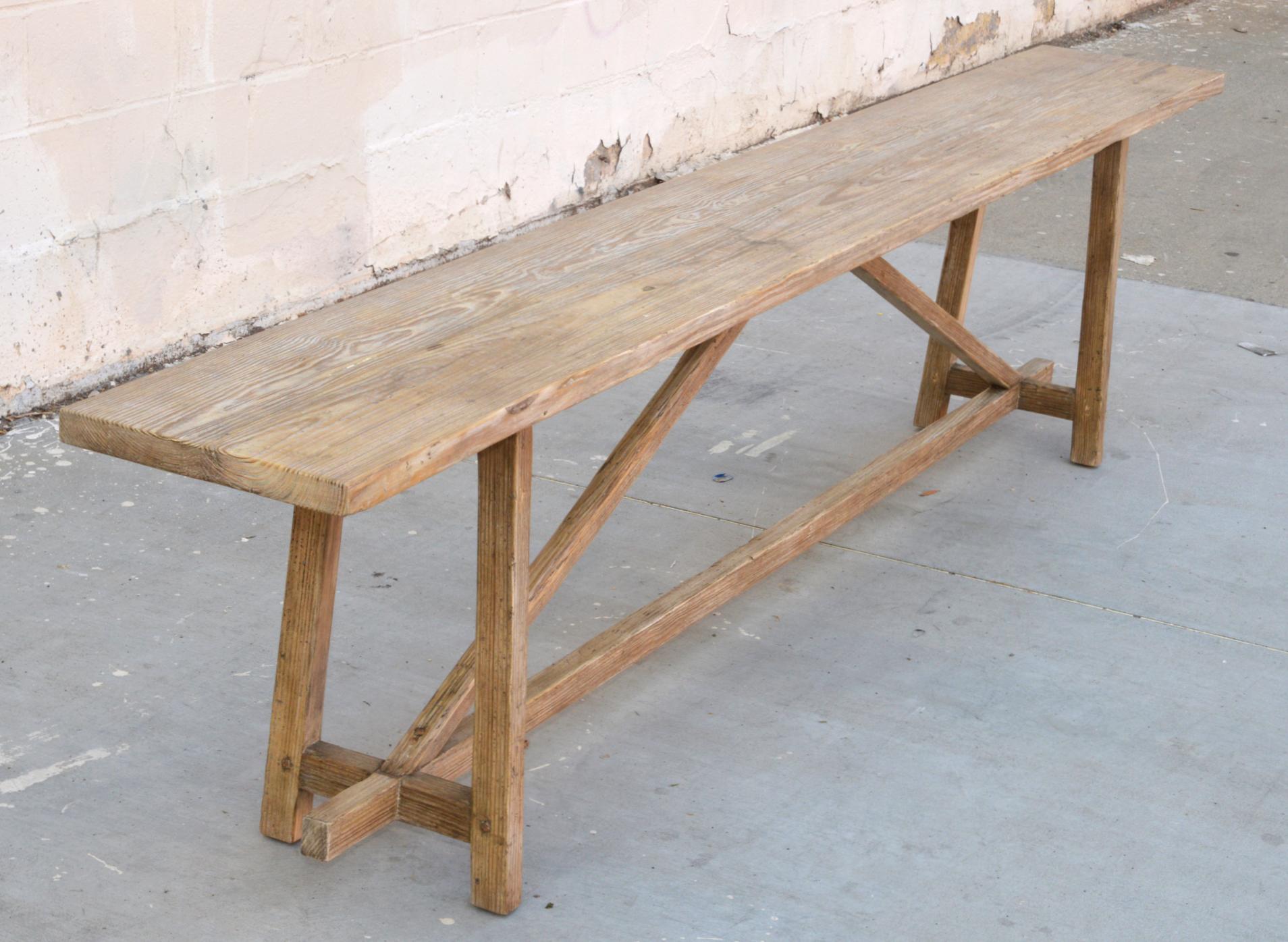 Primitif Table console Alva en pin de récupération, fabriquée sur commande par Petersen Antiques en vente