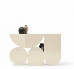 Mesa consola «Mogg Shape Console» de Uto Balmoral - Acabado brillante RAL 1013, estilo Bauhaus