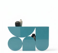 Mesa consola «Mogg Shape Console» de Uto Balmoral - Acabado brillante RAL 6034, estilo Bauhaus