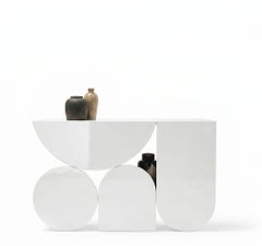 Mesa consola «Mogg Shape Console» de Uto Balmoral - Acabado brillante RAL 9016, estilo Bauhaus