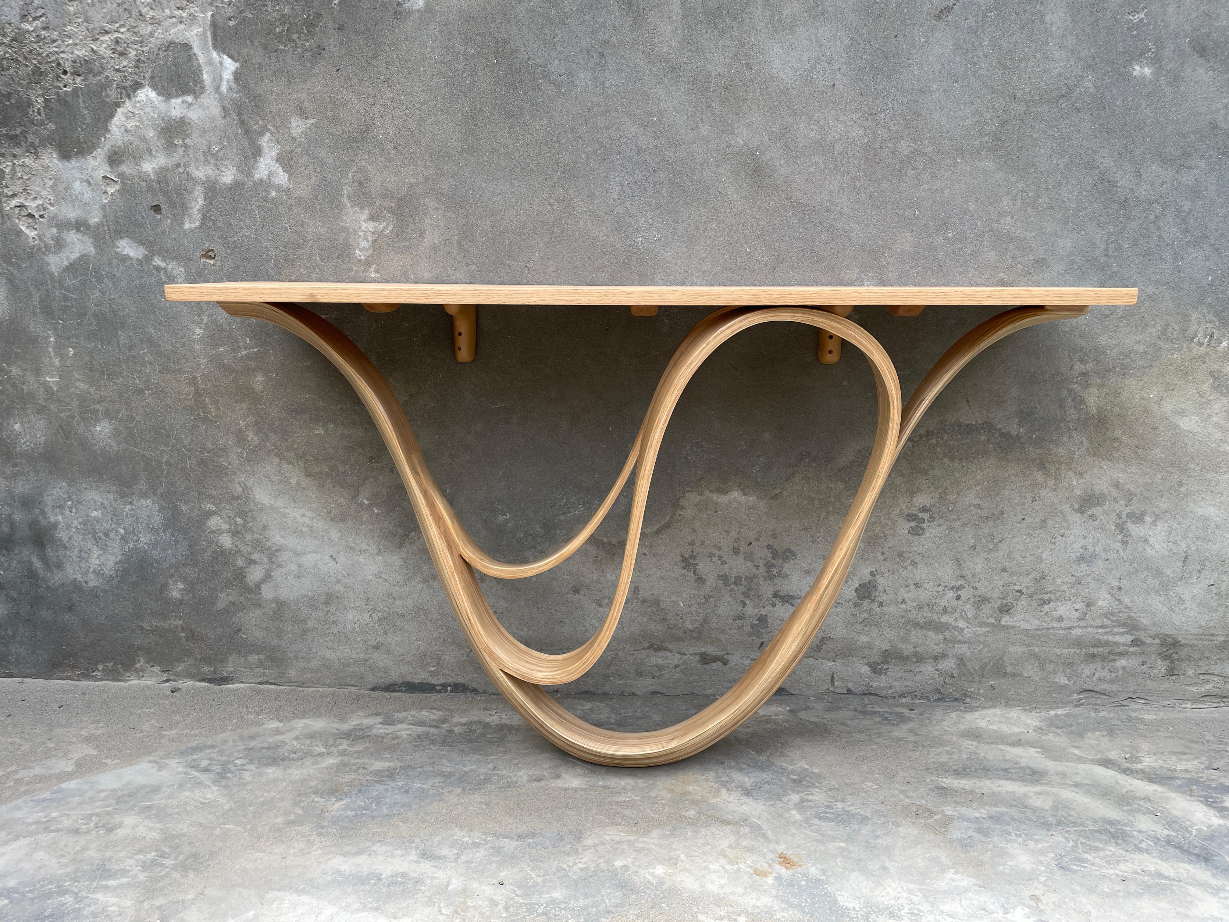 Konsolentisch Nr. 5 – Fluentum-Serie – Konsolentisch aus Massivholz im Angebot 2