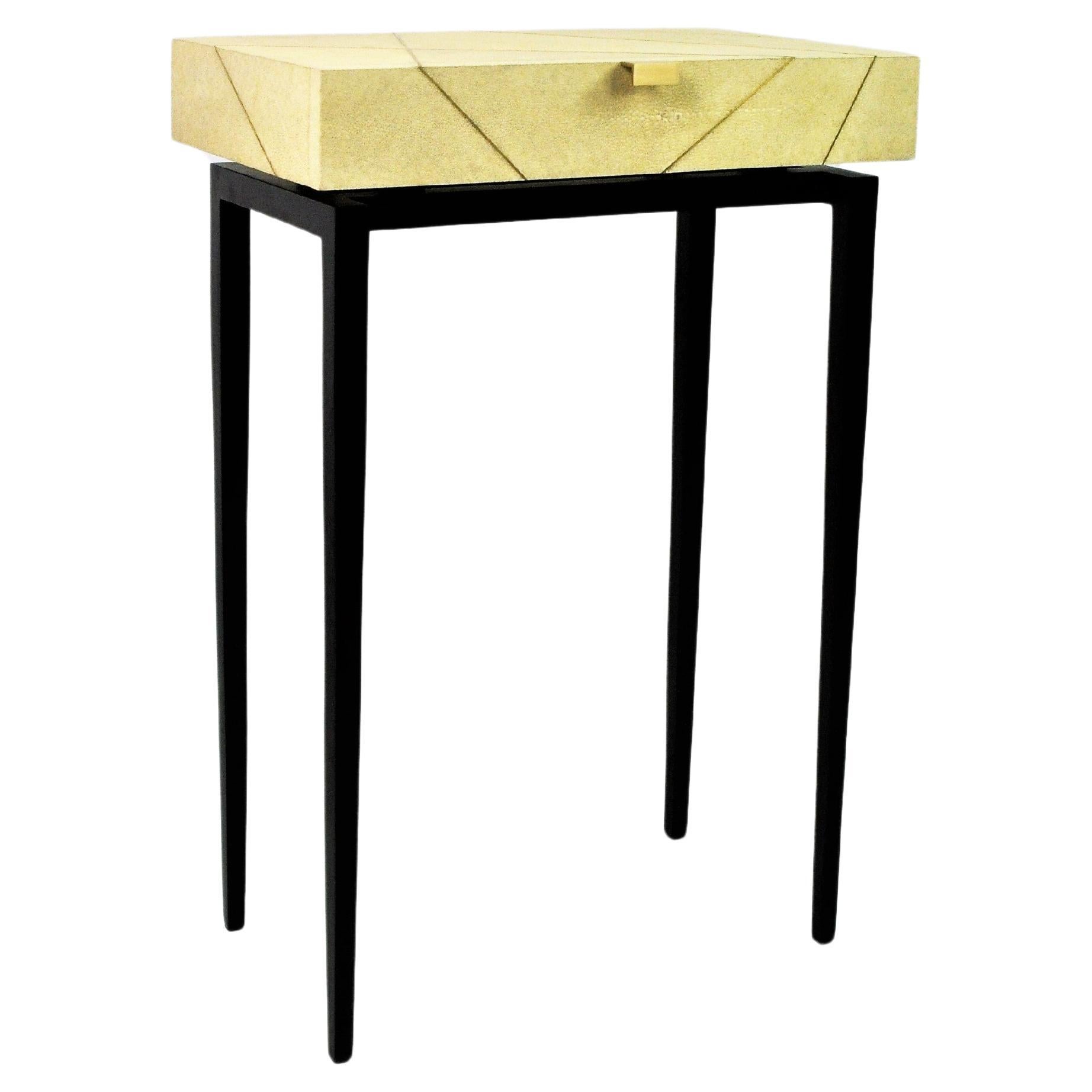 Table console RADIUS par Ginger Brown