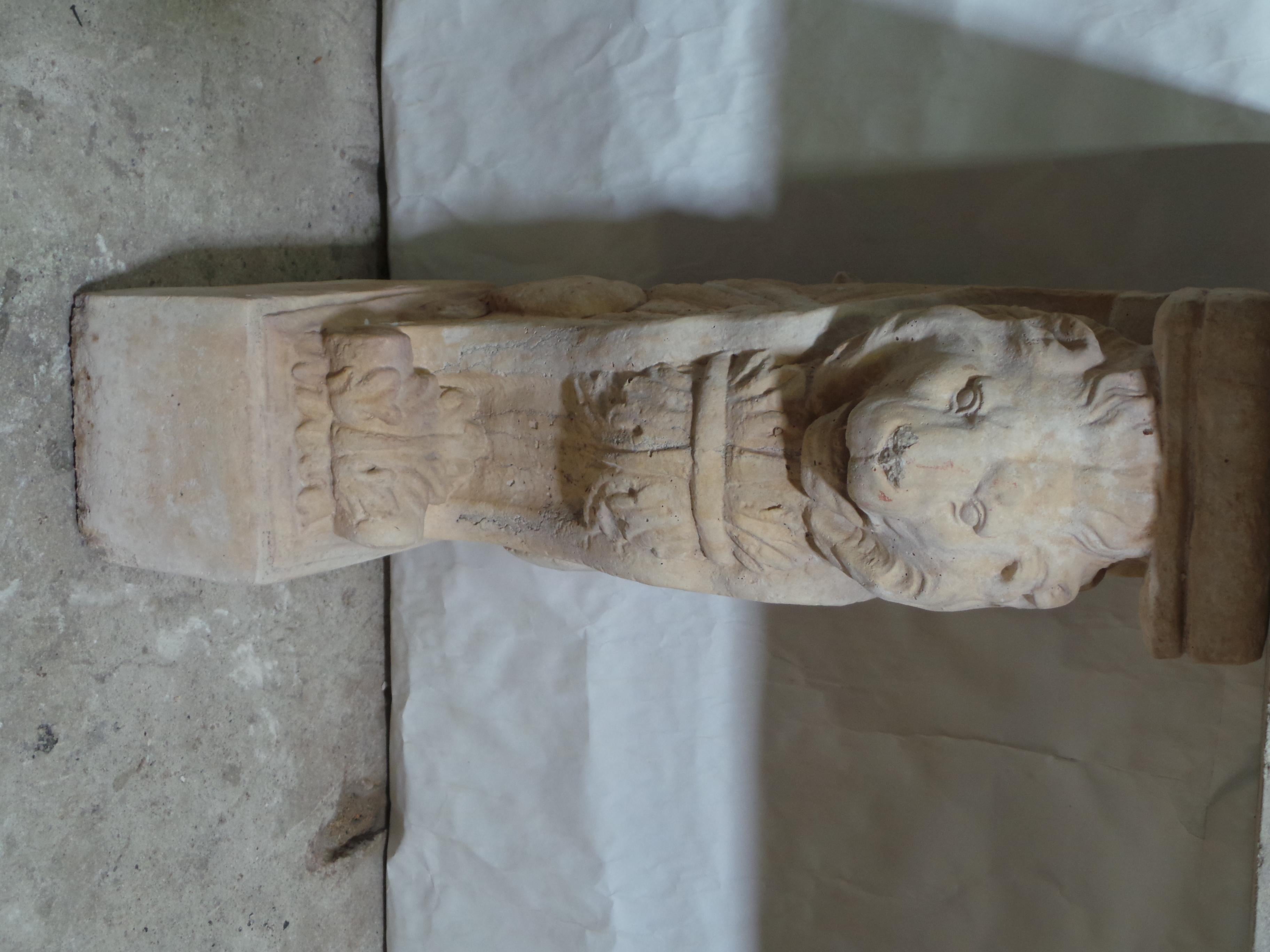 Console Table Winged Lion Base In Good Condition In Hollywood, FL