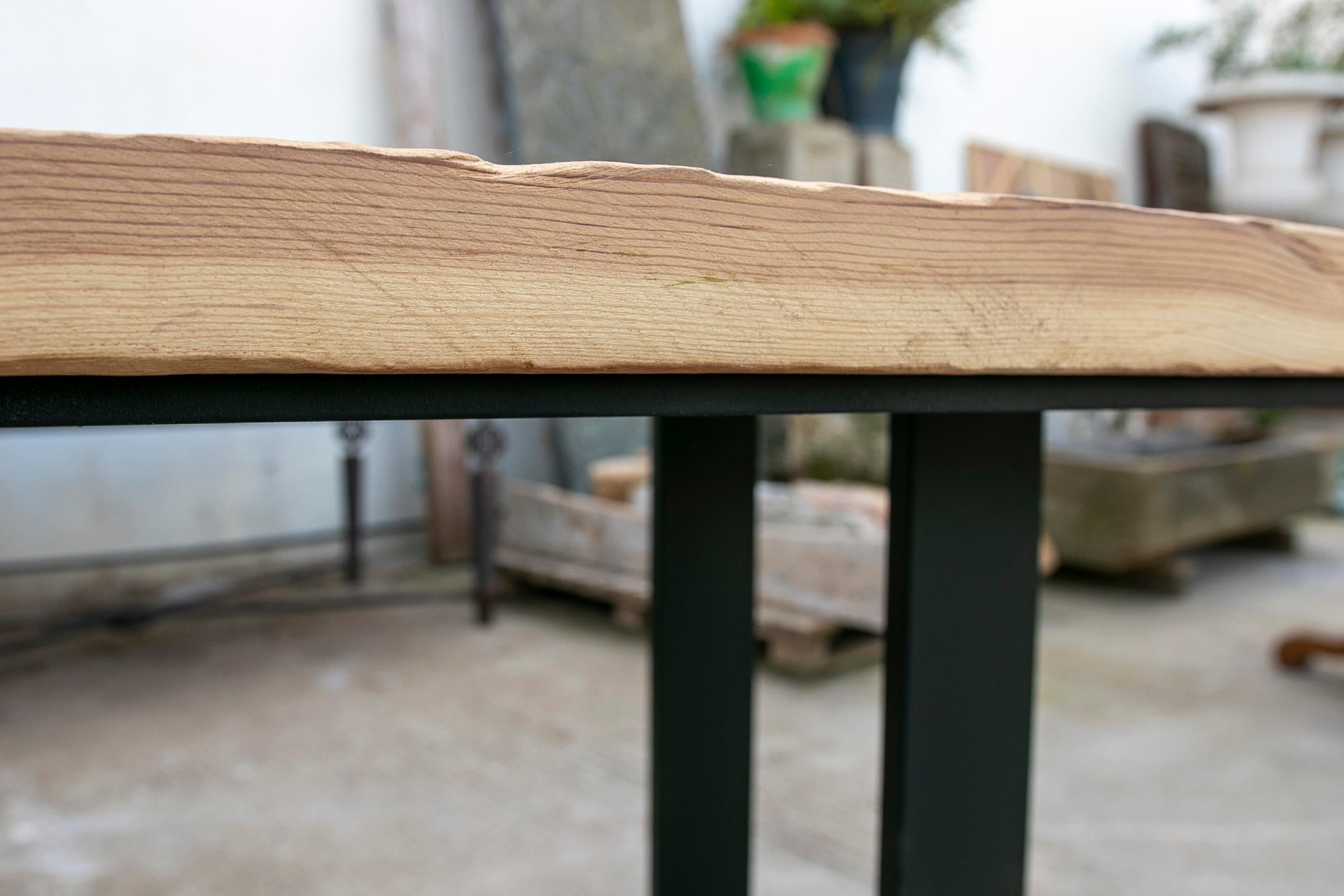 Table console avec base en fer et plateau en bois rustique en vente 8