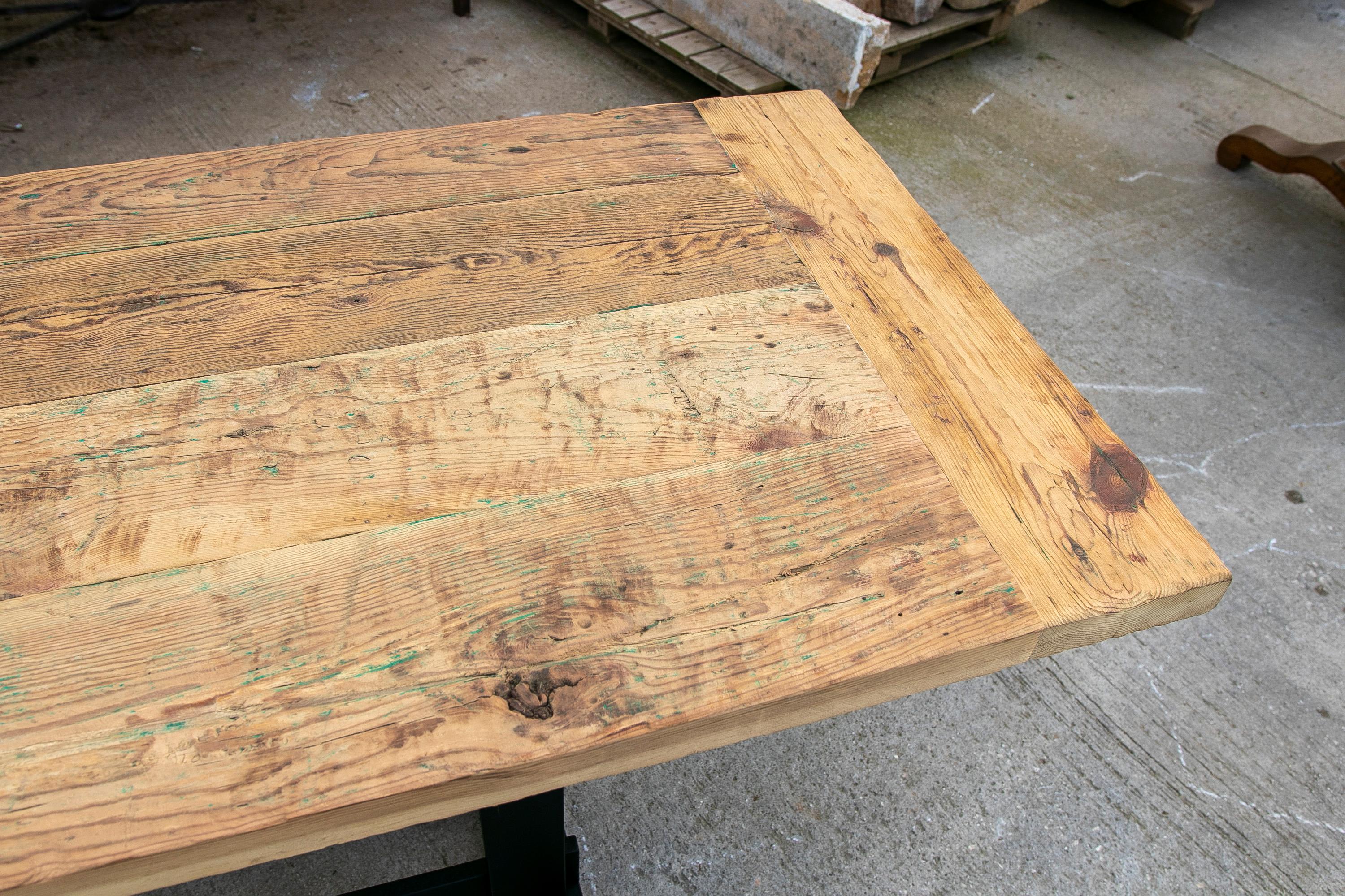 Table console avec base en fer et plateau en bois rustique en vente 10