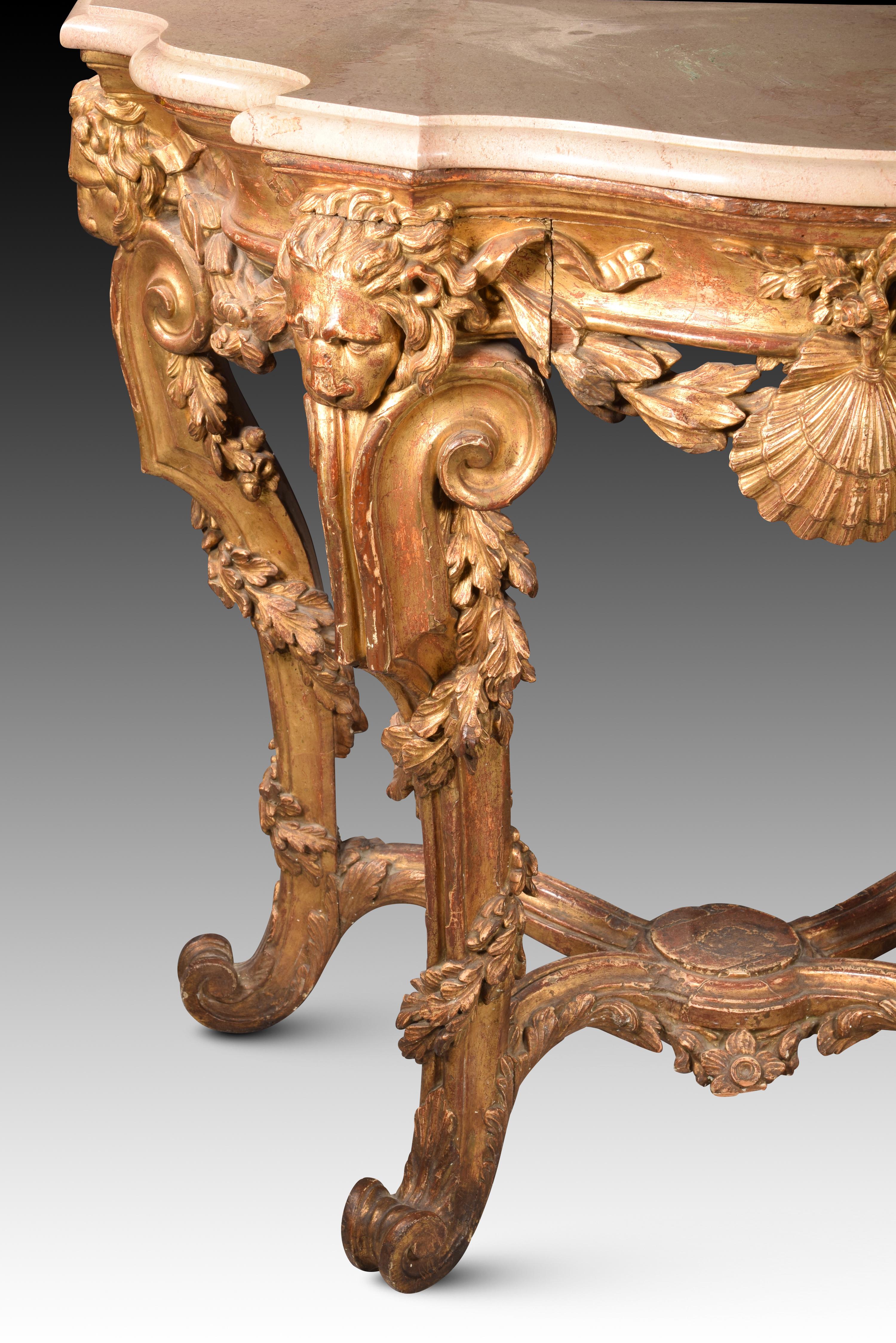 Console table with lion heads. Possibly Italian school, 18th century. In Fair Condition For Sale In Madrid, ES