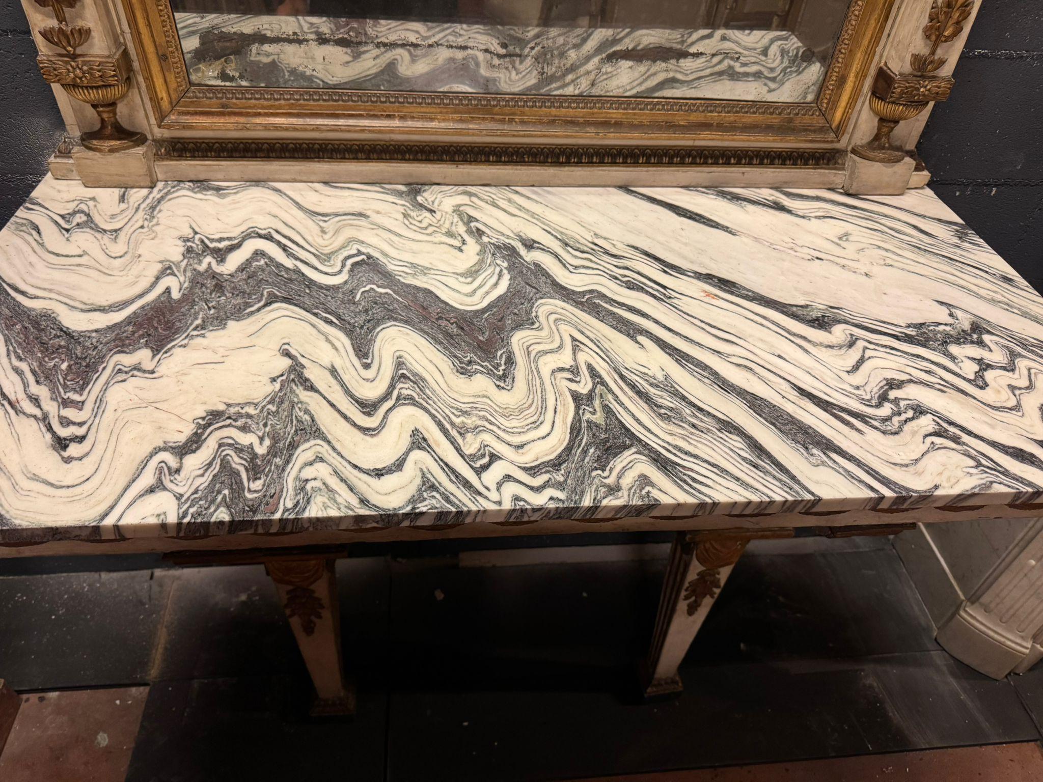 Mesa consola con espejo de estilo neoclásico, lacada y dorada, italia en venta 2