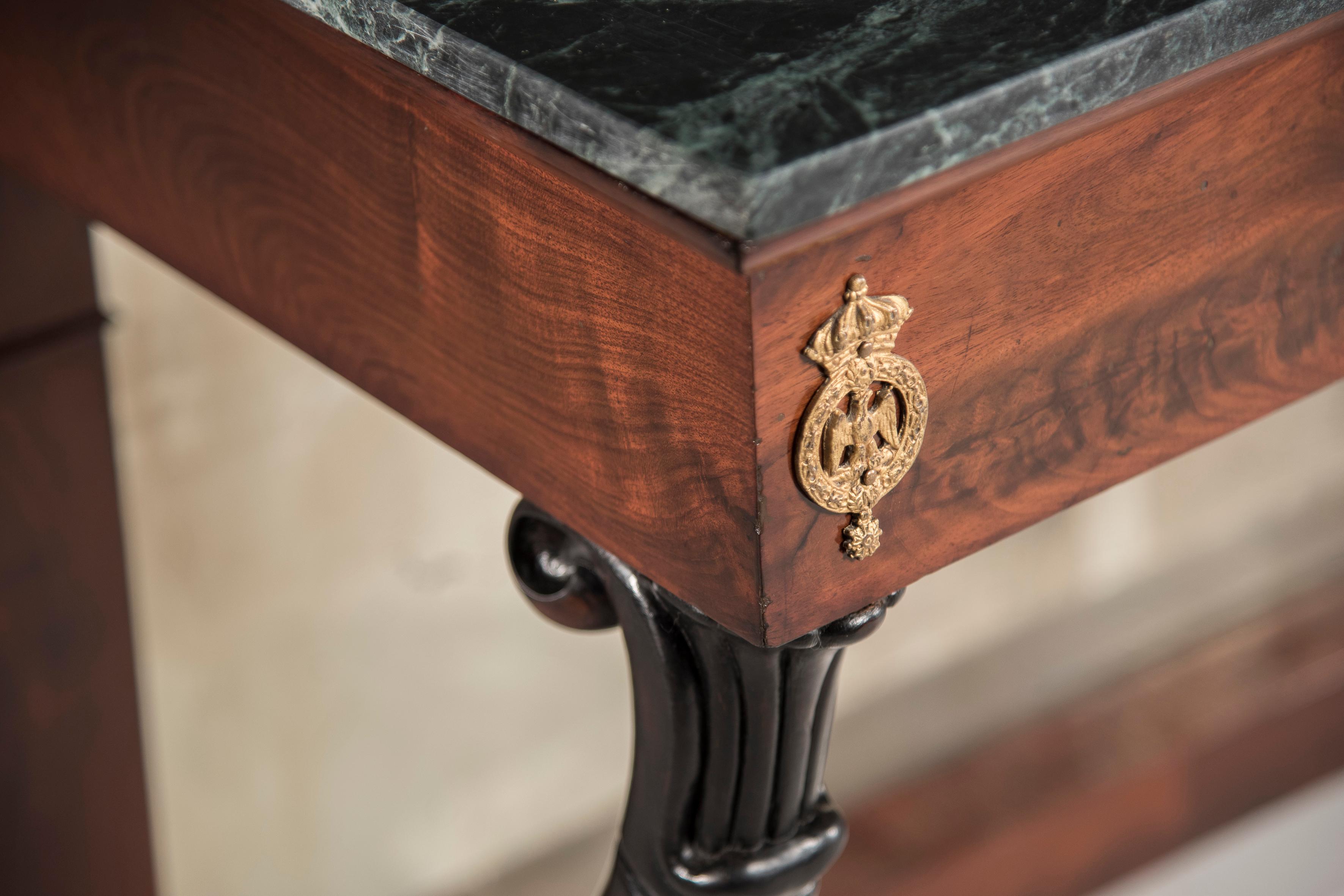 Table console Empire en acajou et Antiquités avec plateau en marbre Antique Mirror back en vente 9