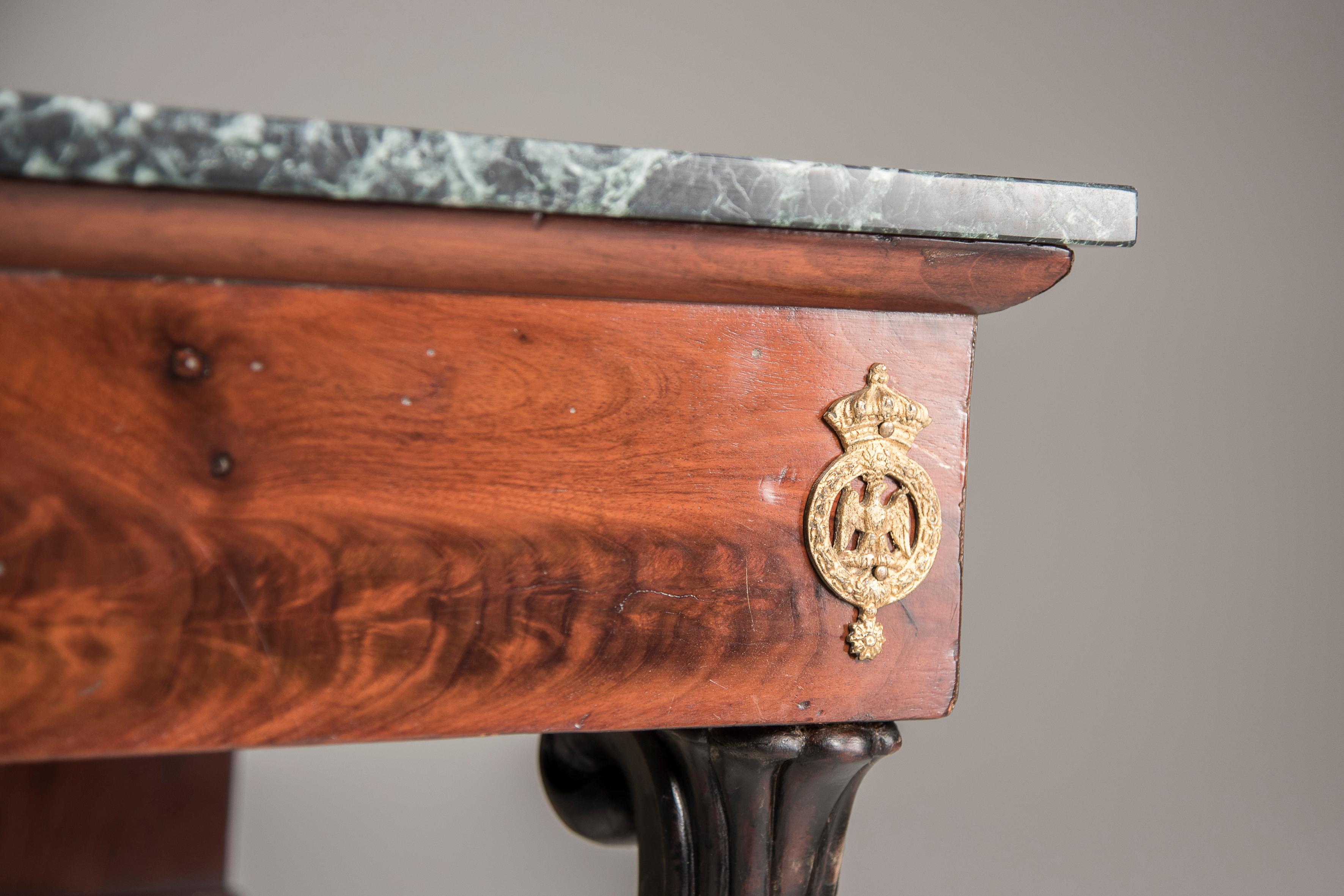 Table console Empire en acajou et Antiquités avec plateau en marbre Antique Mirror back en vente 2