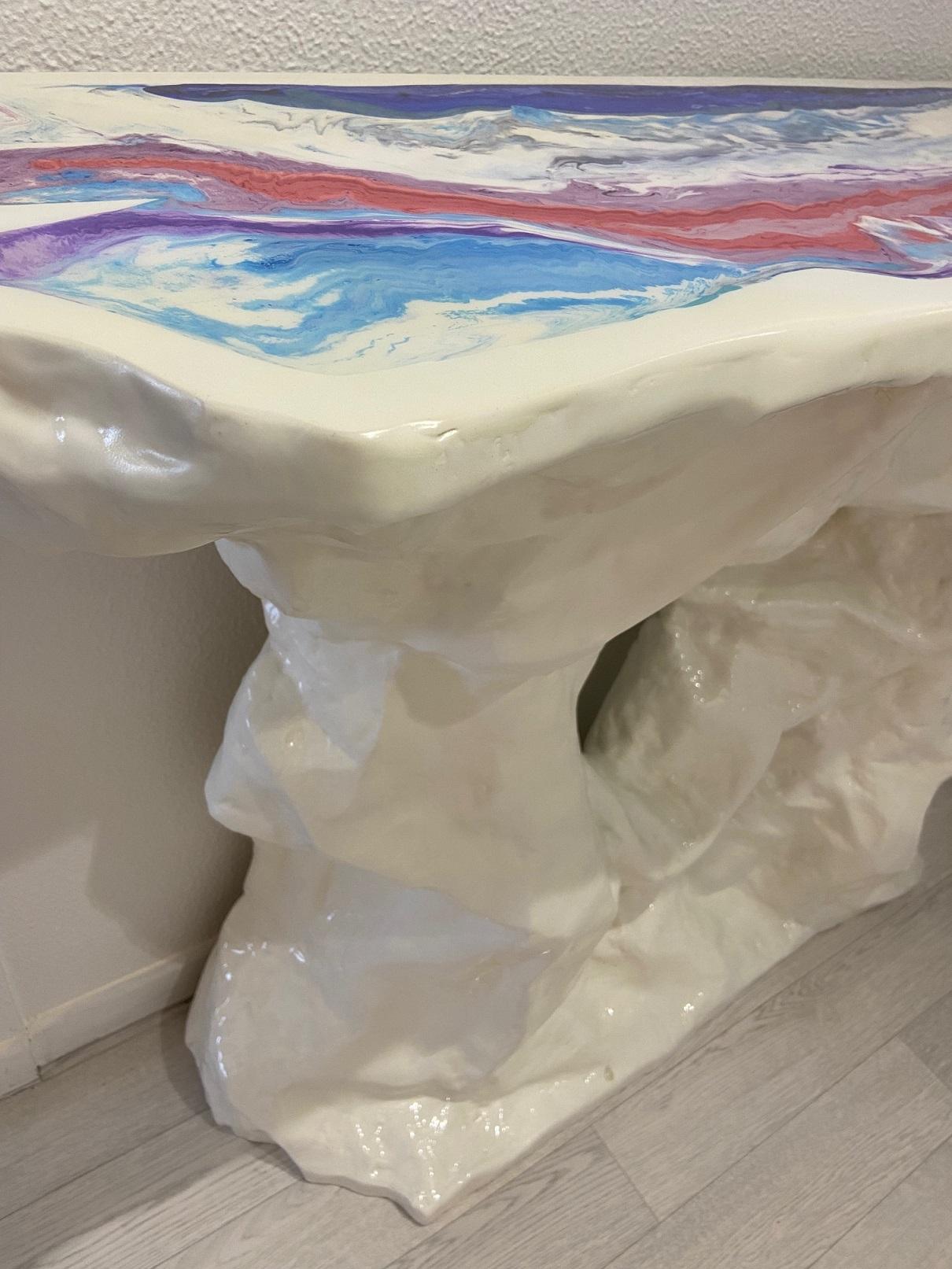 Console Scultured White Resin with Decorated Top Handmade in Italy by Cupioli In New Condition For Sale In Rimini, IT