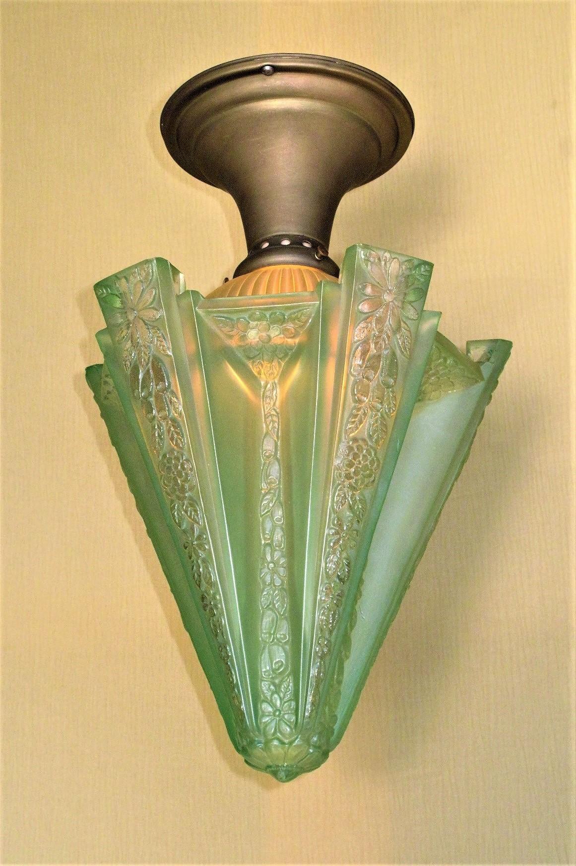 Art Deco Consolidated Glass Co. 2 Piece Moderinizer in Rare Green For Sale