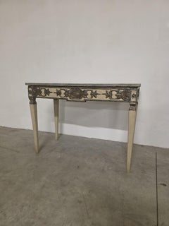 Mitte November dekorativer Konsolentisch im Louis XVI-Stil